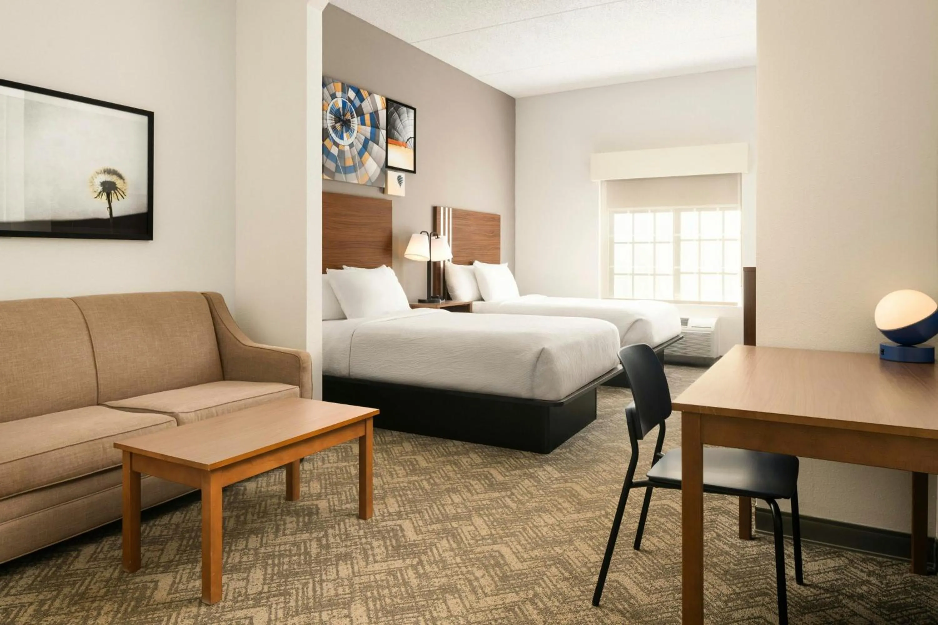 Photo of the whole room, Bed in City Express by Marriott Danville