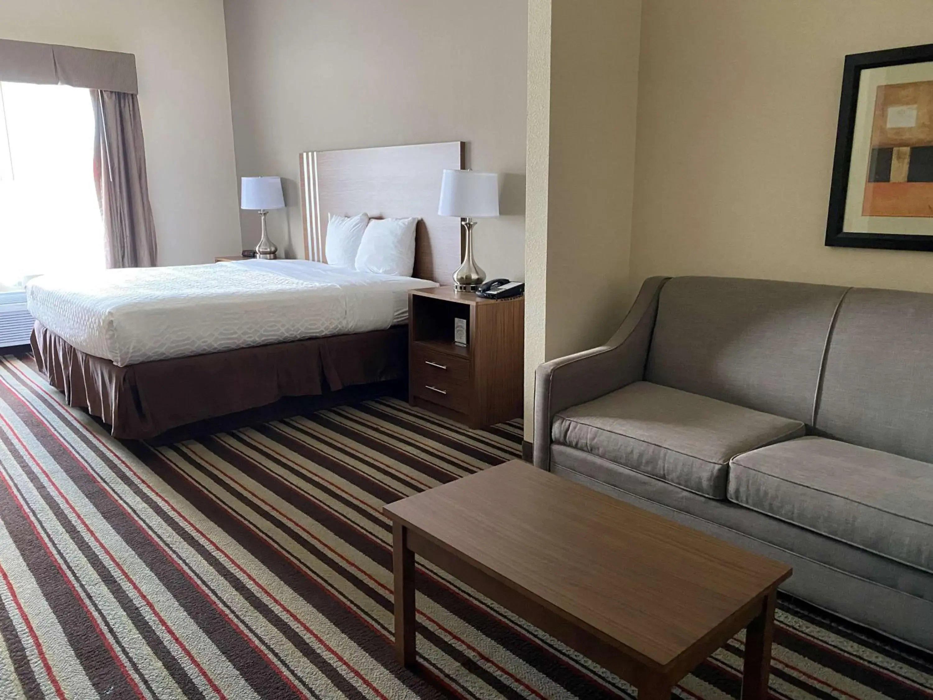 Bedroom, Bed in Best Western Windsor Inn and Suites Bedroom, Bed in Best Western Windsor Inn and Suites