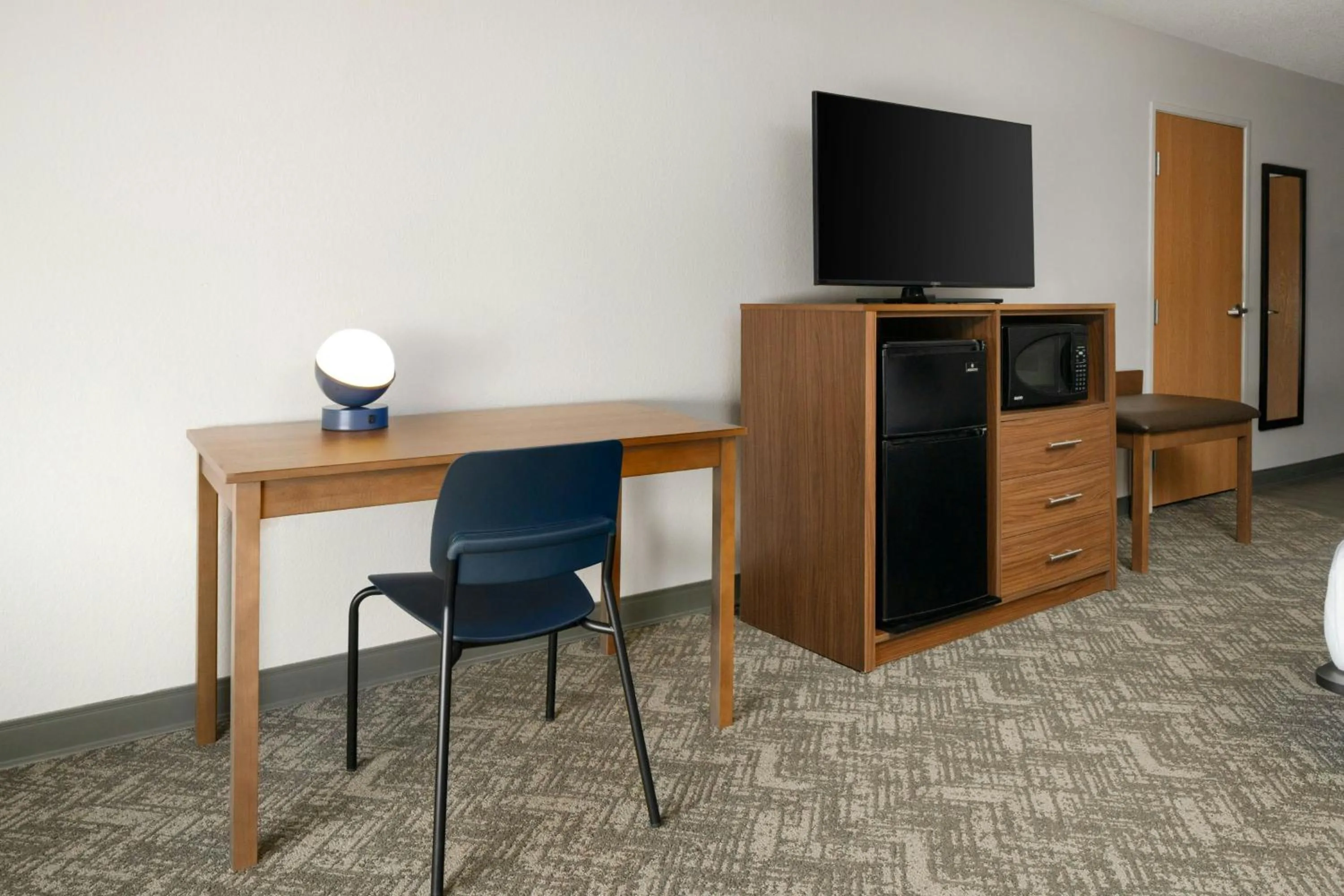 Photo of the whole room in City Express by Marriott Danville