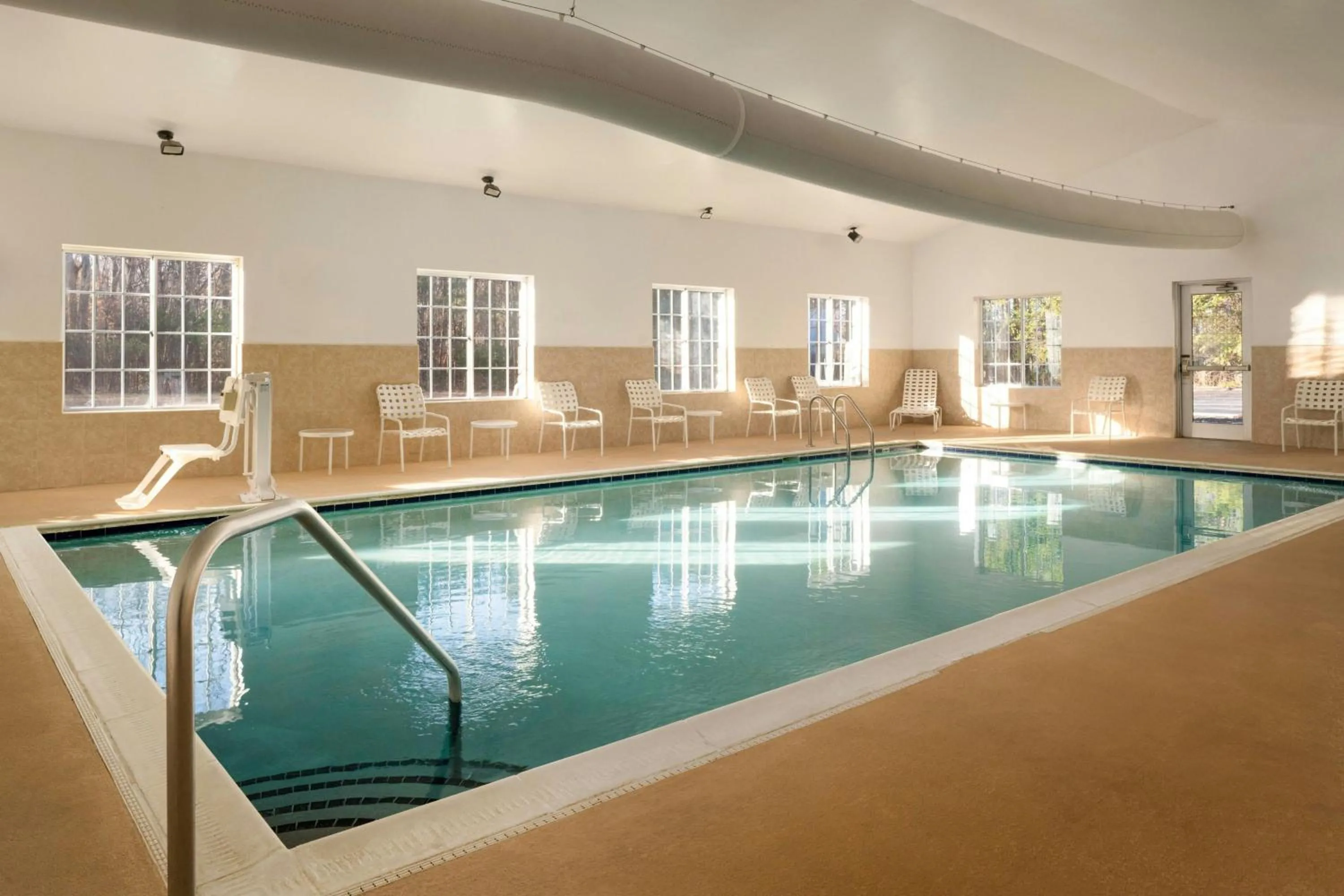Swimming pool in City Express by Marriott Danville