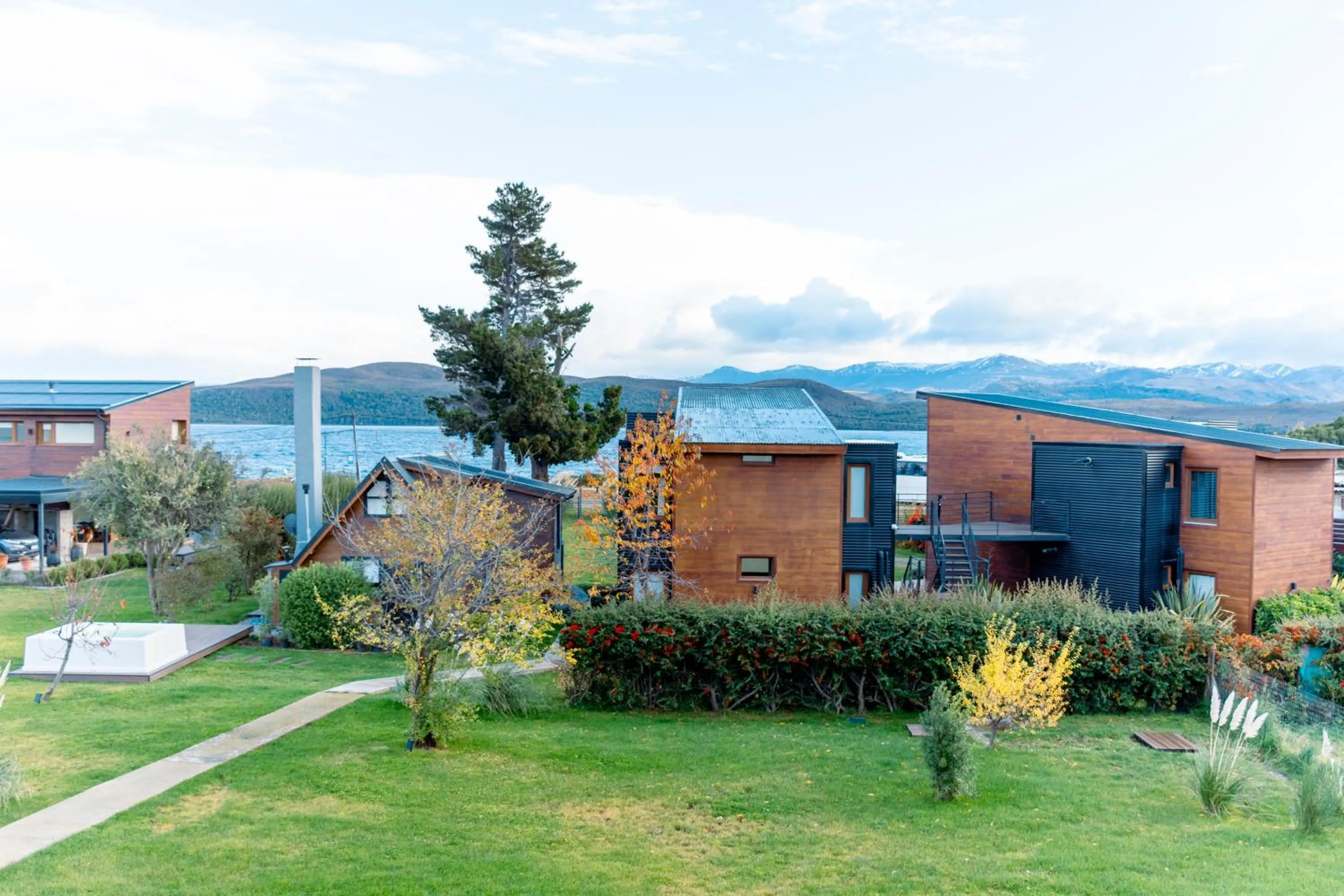 Garden view in Luna Llena Dina Huapi