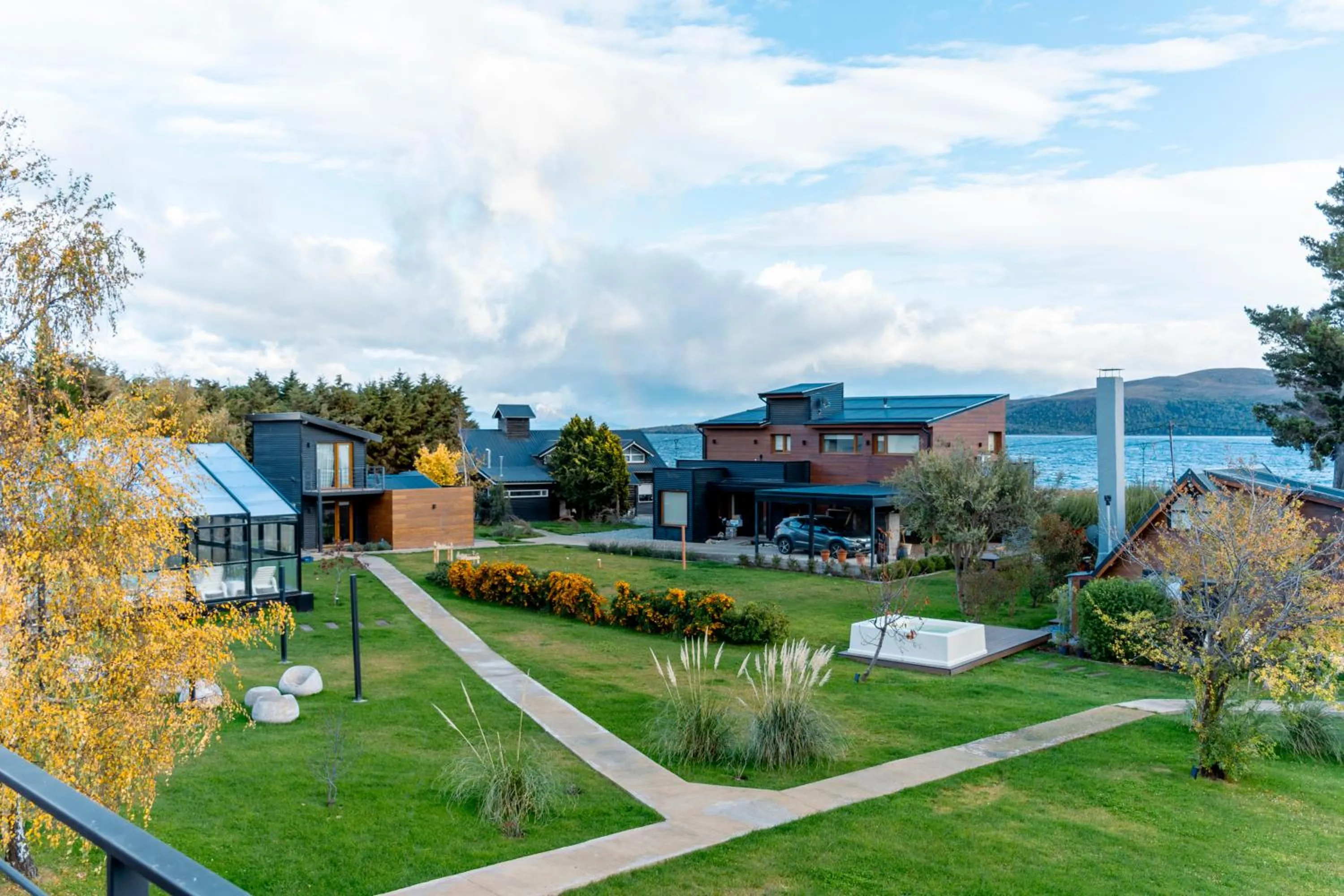 Garden view in Luna Llena Dina Huapi