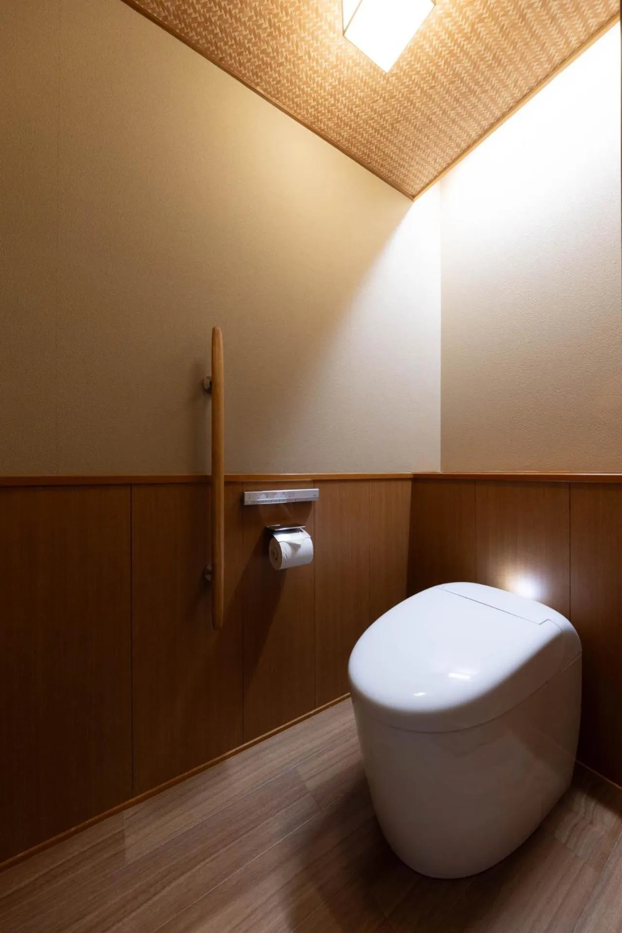 Toilet in Hotel Wakamizu