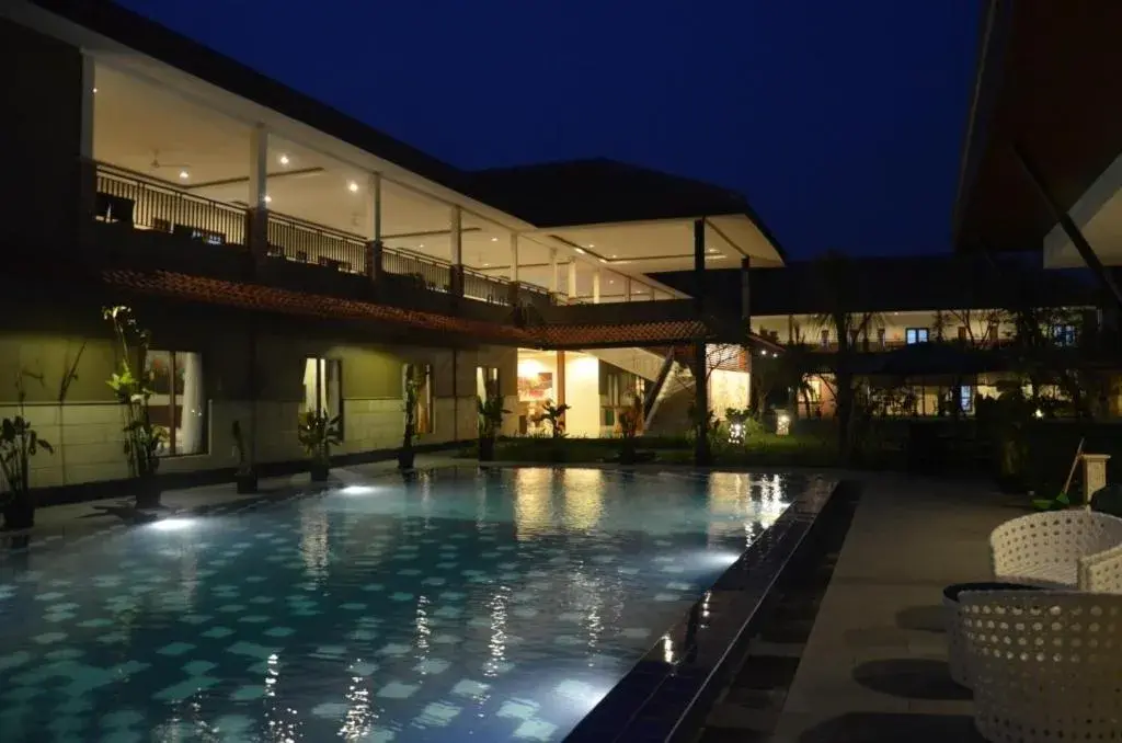 Swimming pool in Bumi Gumati Resort & Convention Swimming pool in Bumi Gumati Resort & Convention