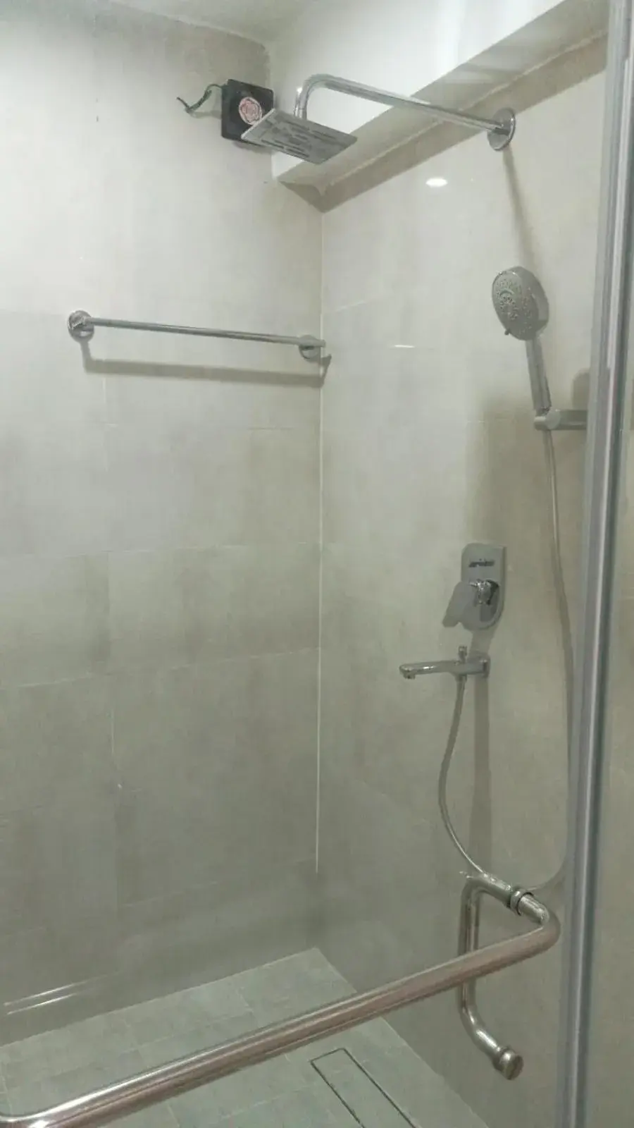 Shower in Boudha Stupa View Guest House Shower in Boudha Stupa View Guest House