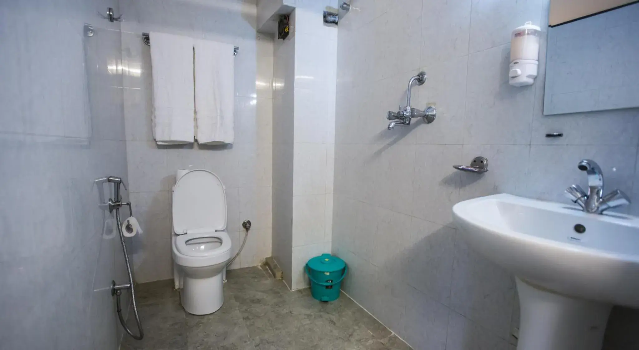 Shower in Boudha Stupa View Guest House Shower in Boudha Stupa View Guest House