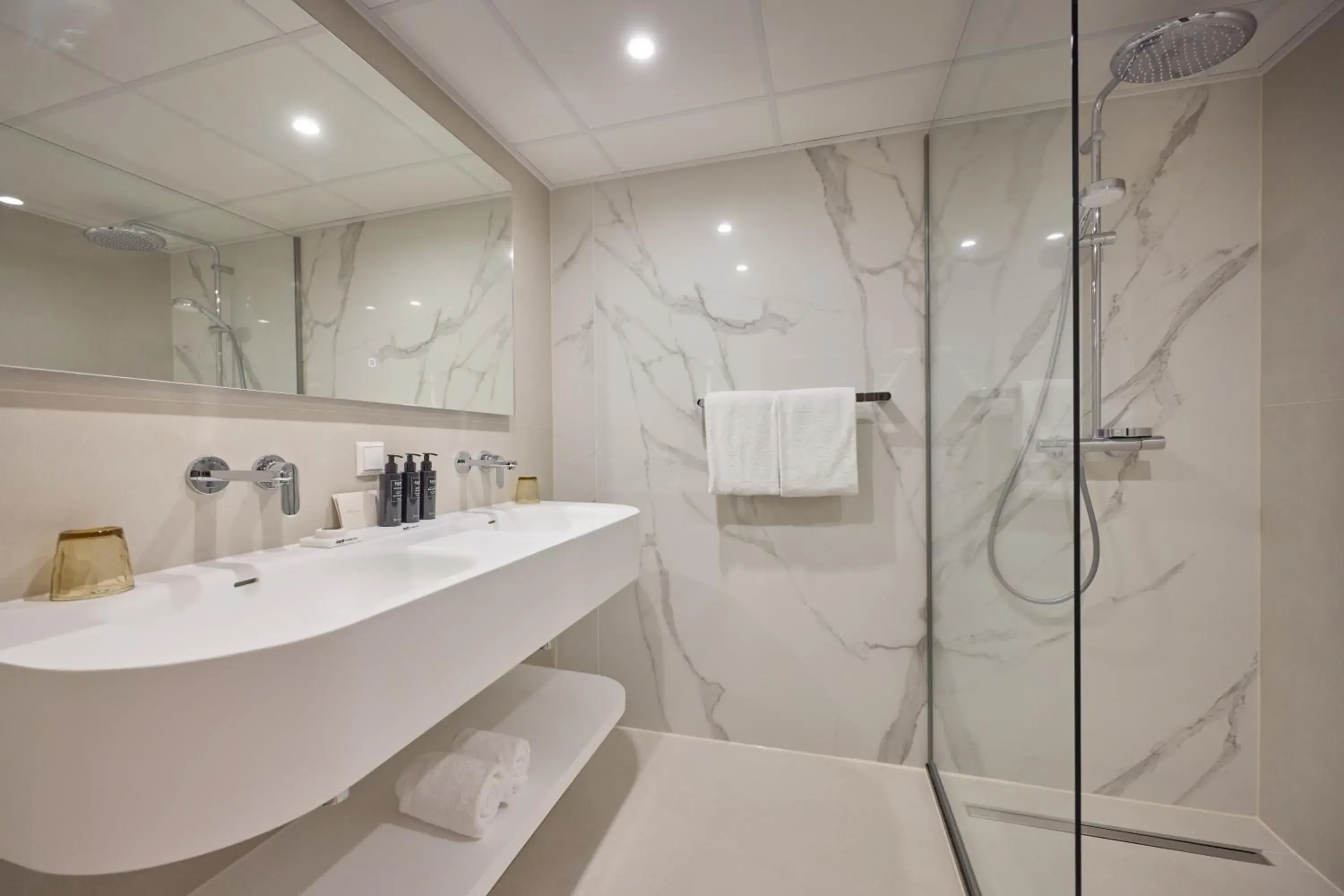 Bathroom in WestCord Art Hotel Amsterdam 4 stars Bathroom in WestCord Art Hotel Amsterdam 4 stars