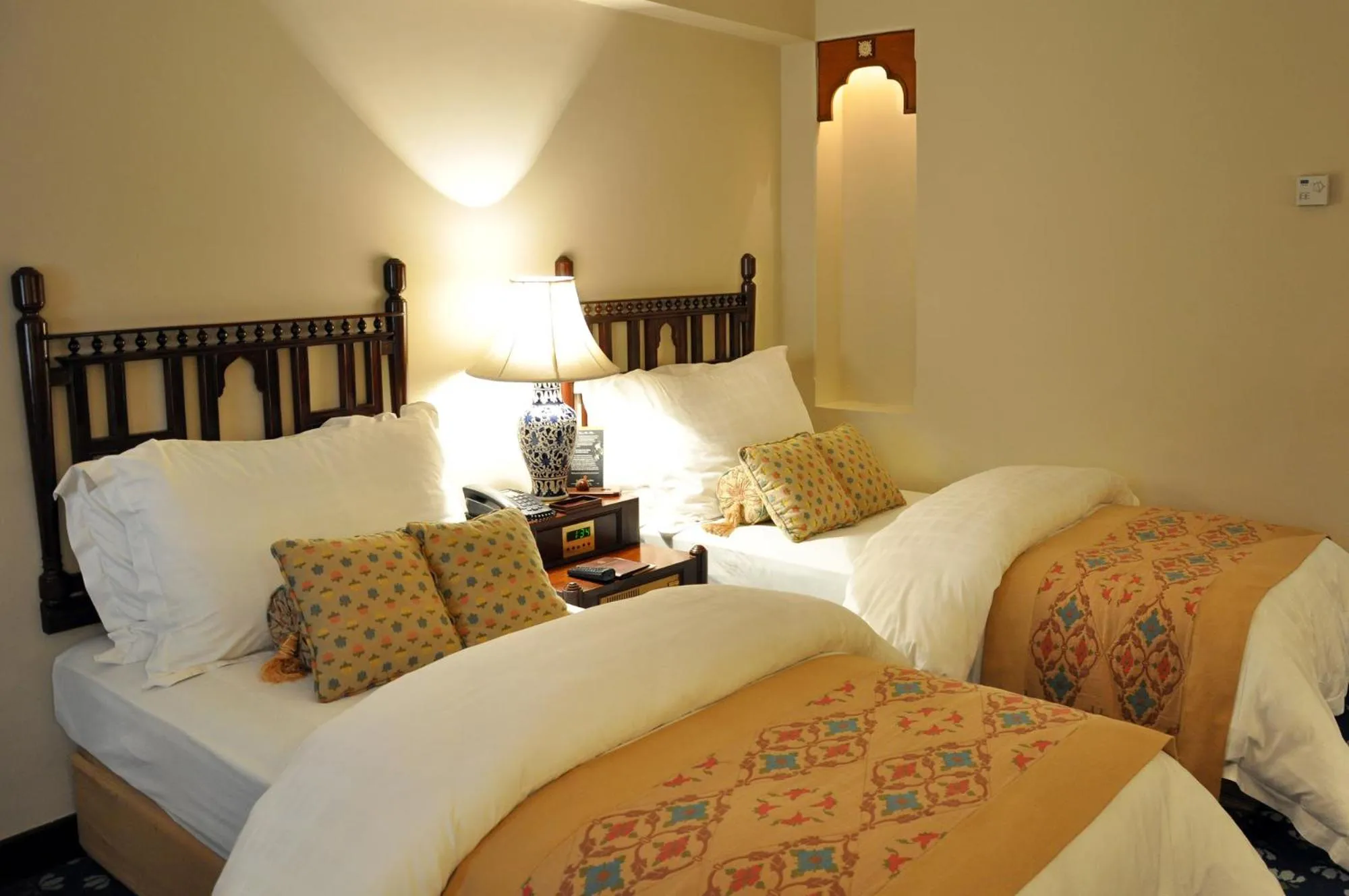 Other, Bed in Faisalabad Serena Hotel