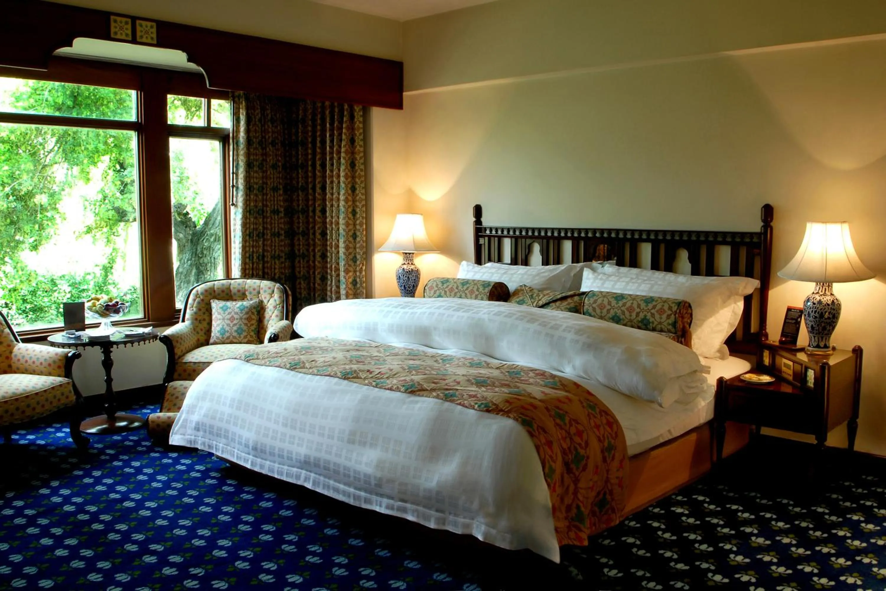 Bed in Faisalabad Serena Hotel