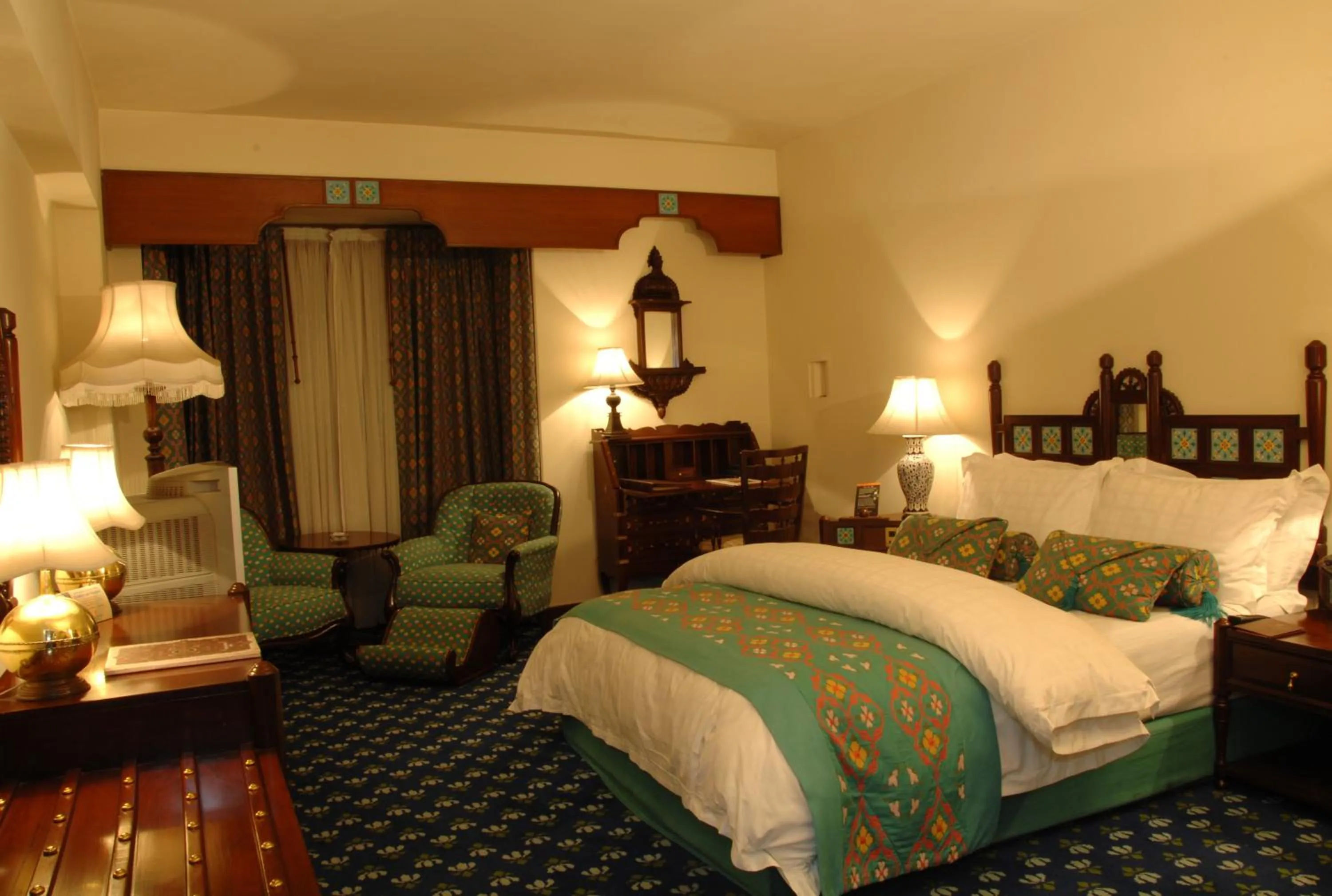 Photo of the whole room, Bed in Faisalabad Serena Hotel