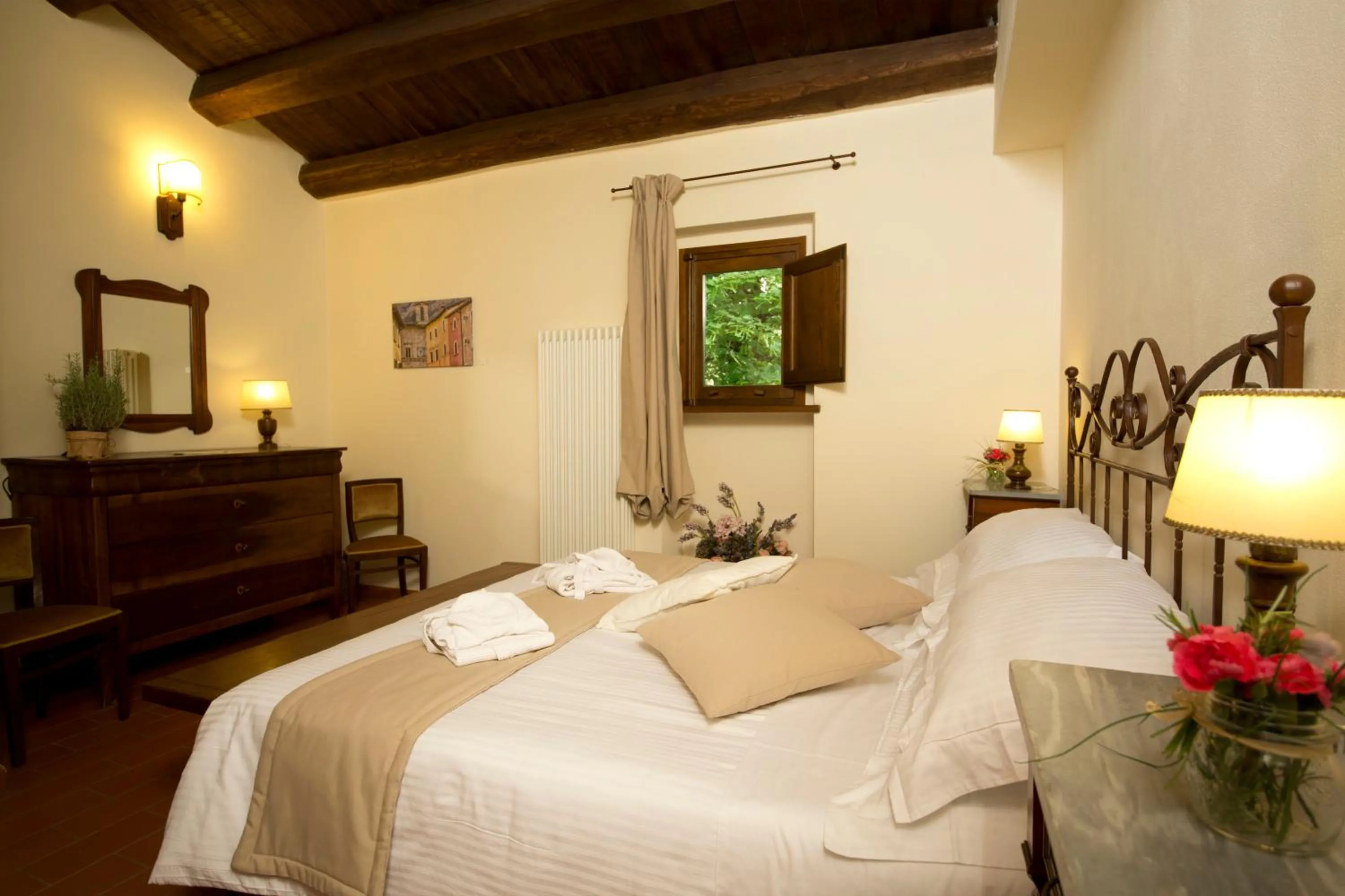 Photo of the whole room, Bed in Convento di Acqua Premula