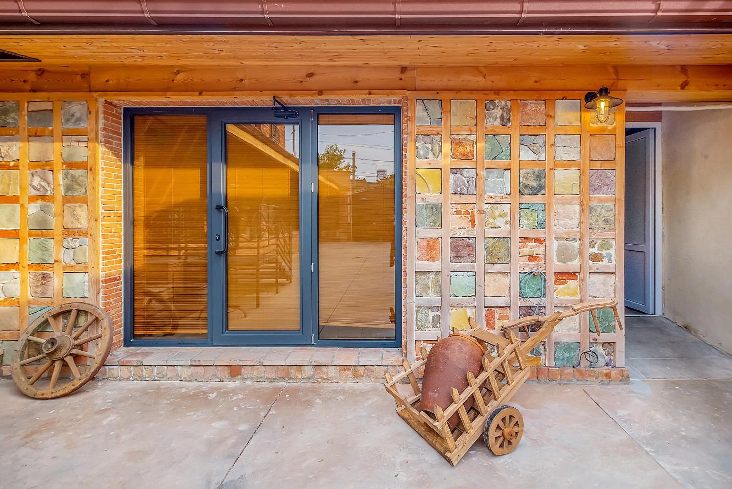 Property building in Dzvel Ubanshi