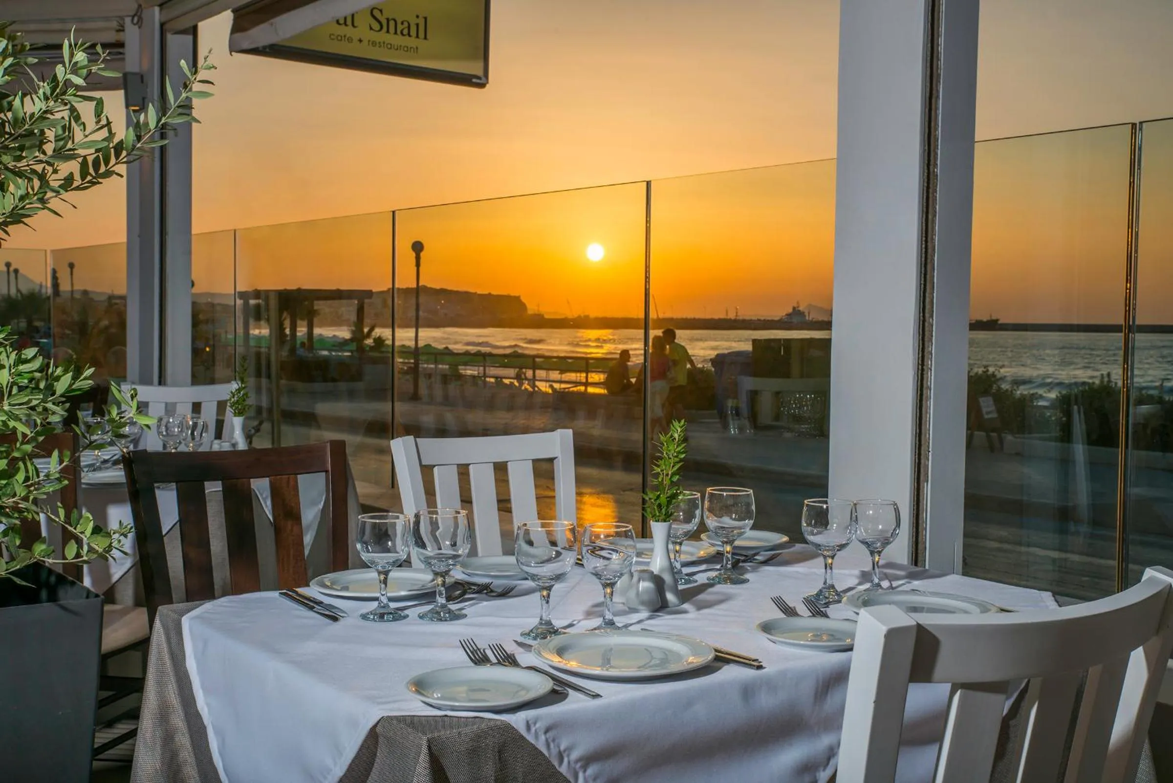 Restaurant/places to eat in Swell Boutique Hotel