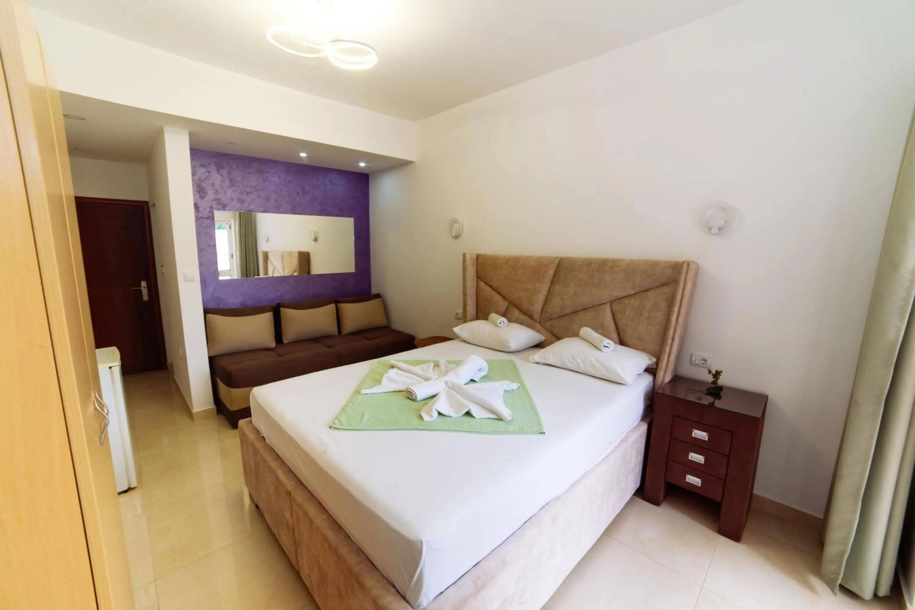 Bed in Mala Plaza