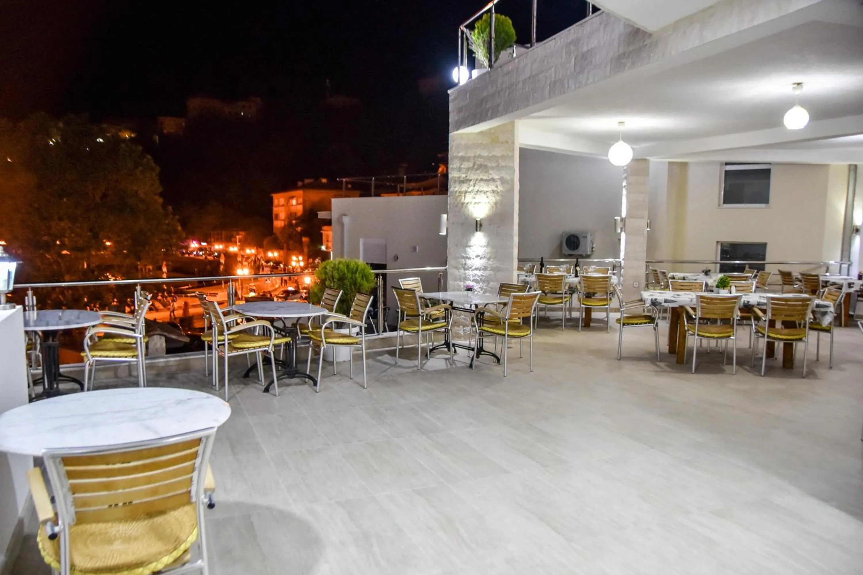 Restaurant/places to eat in Mala Plaza