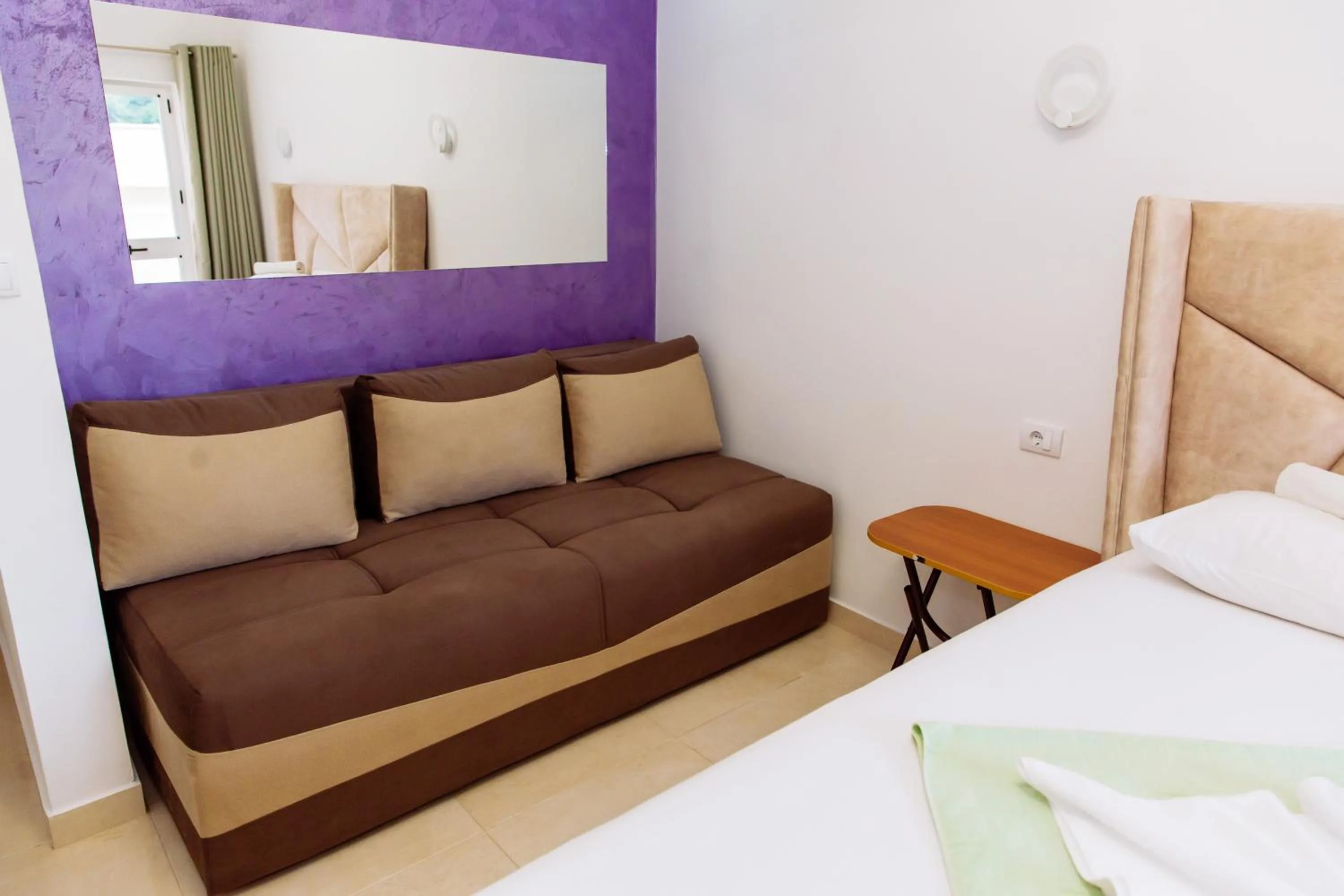 Bed in Mala Plaza
