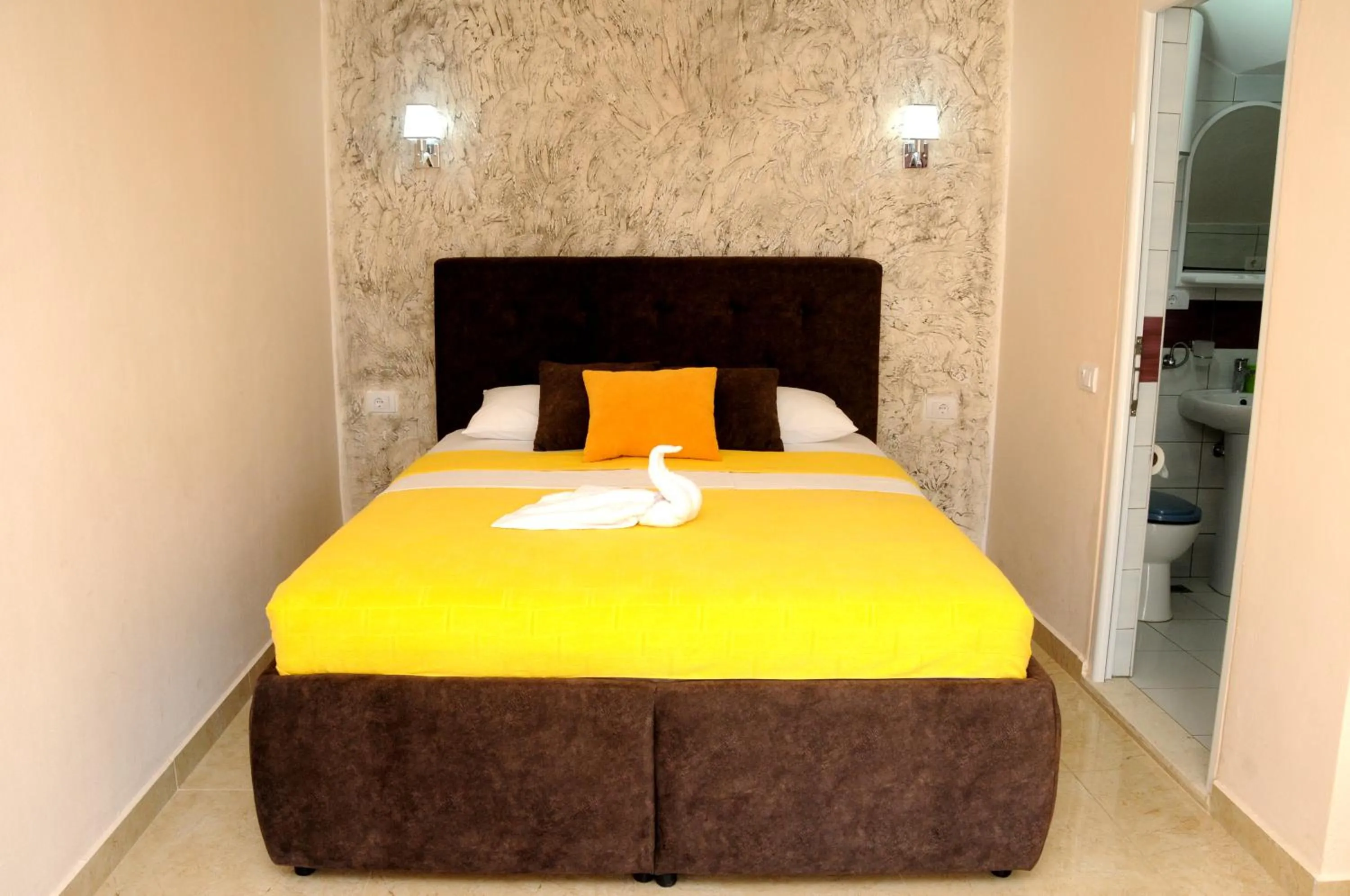 Bed in Mala Plaza