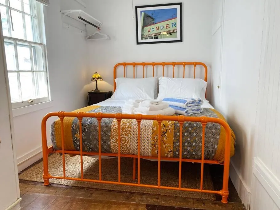 Bed in The Albert - Walk to Beach & Asbury
