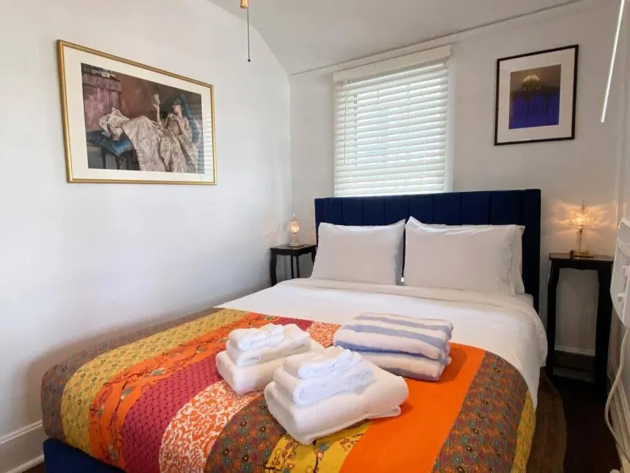 Bed in The Albert - Walk to Beach & Asbury