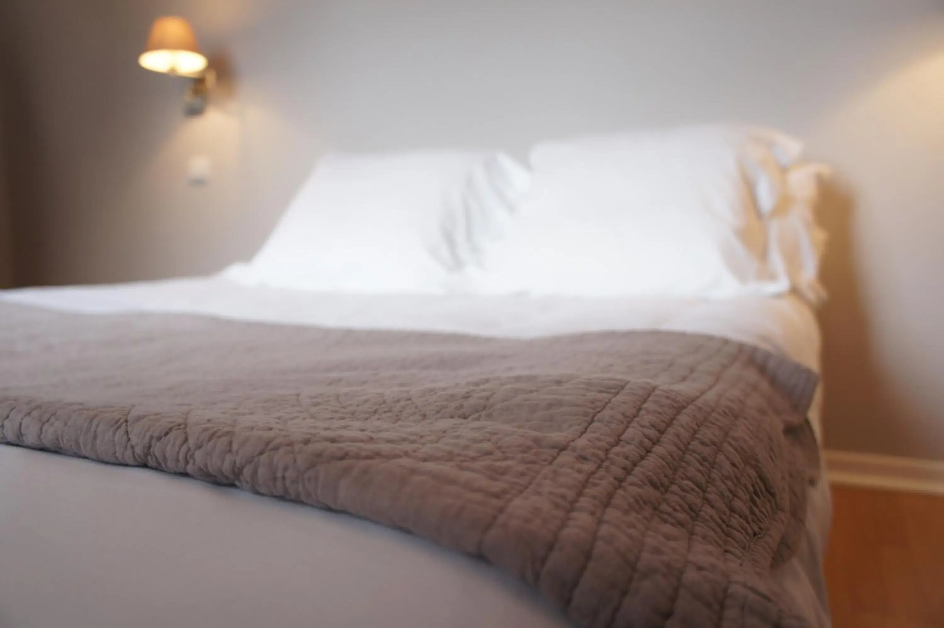 Comfort Double Room in HOTEL DE FRANCE - Hôtel de charme en Provence Comfort Double Room in HOTEL DE FRANCE - Hôtel de charme en Provence