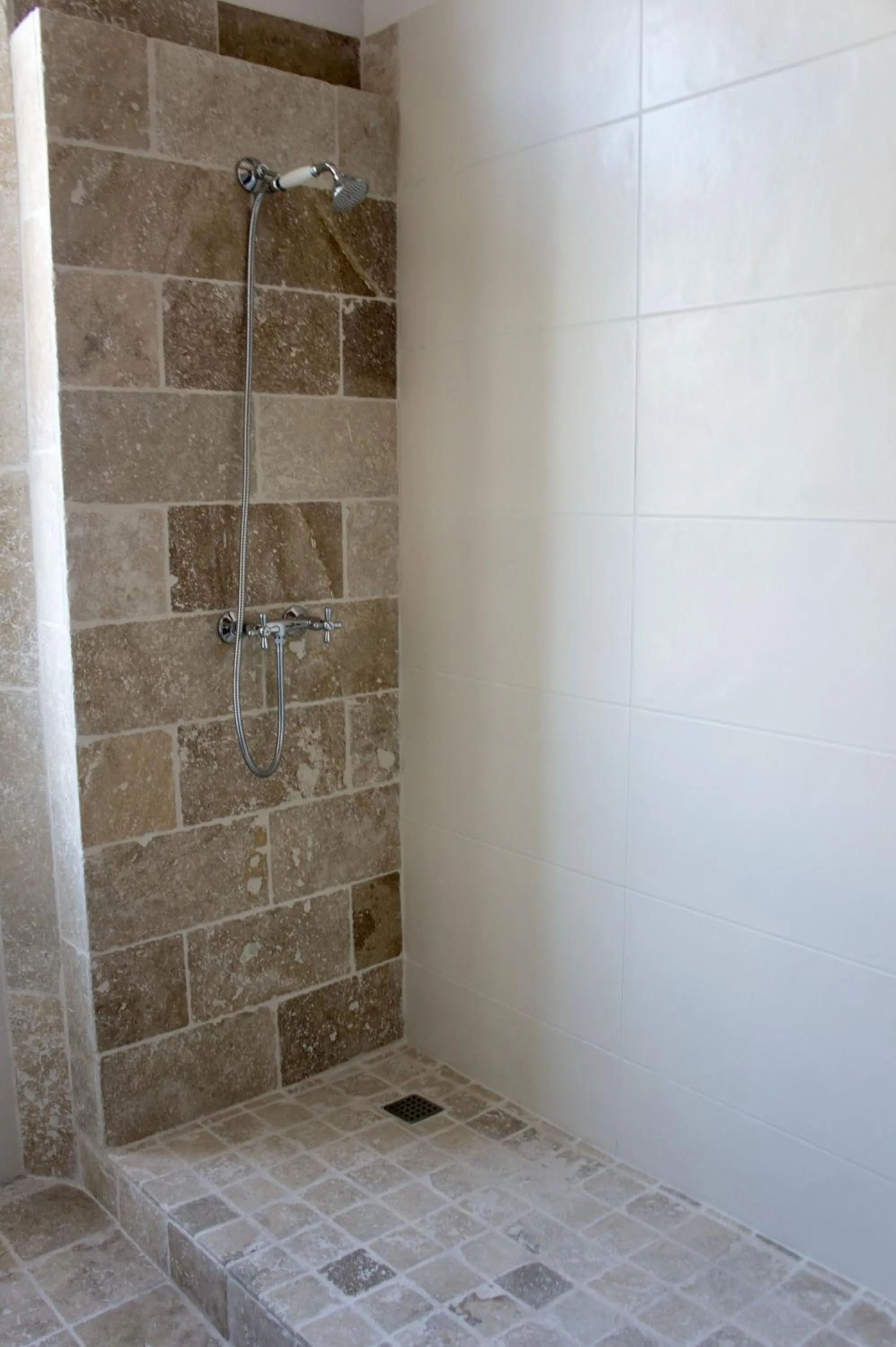 Bathroom in HOTEL DE FRANCE - Hôtel de charme en Provence