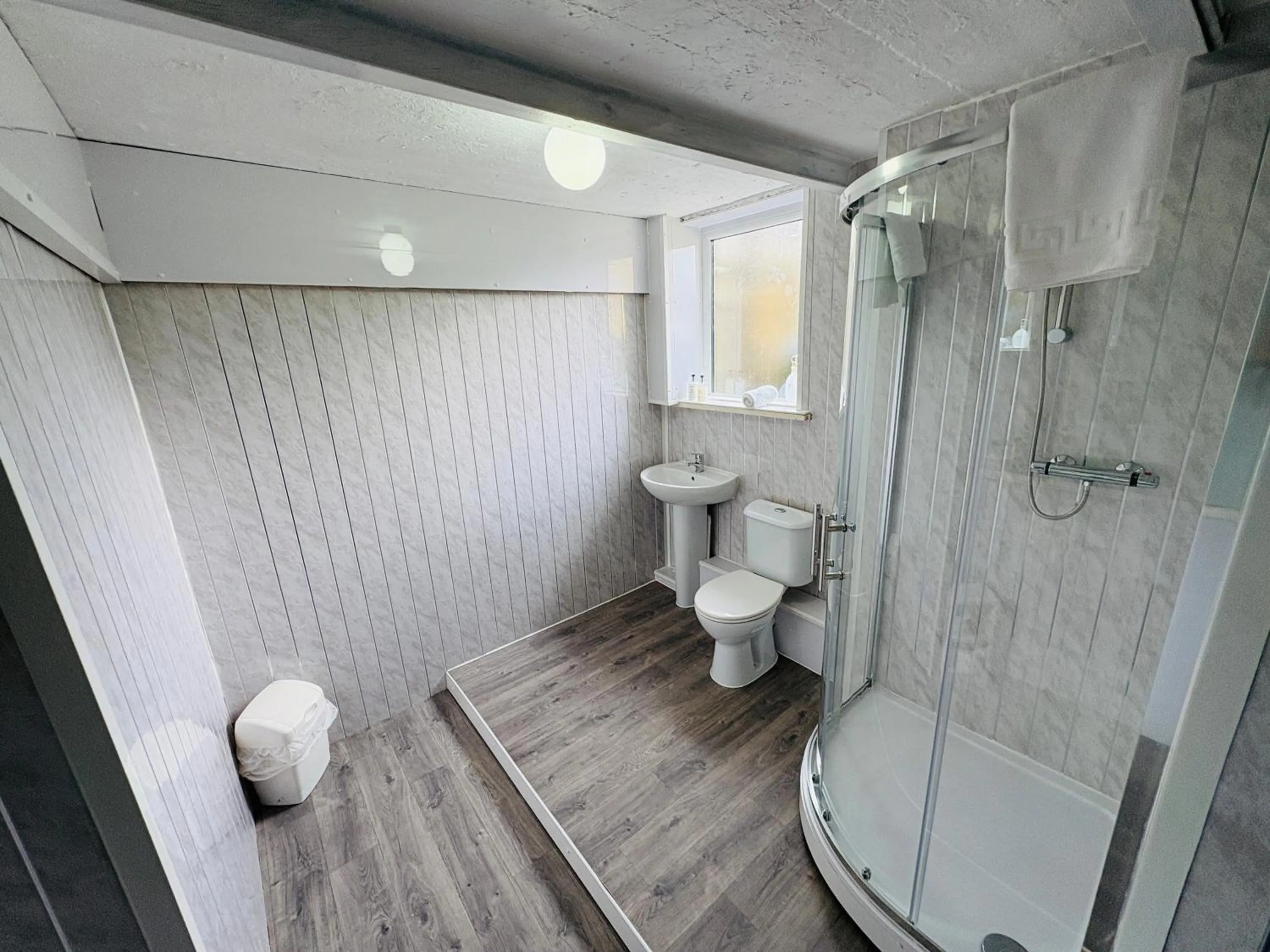 Shower in Captain Howey Hotel