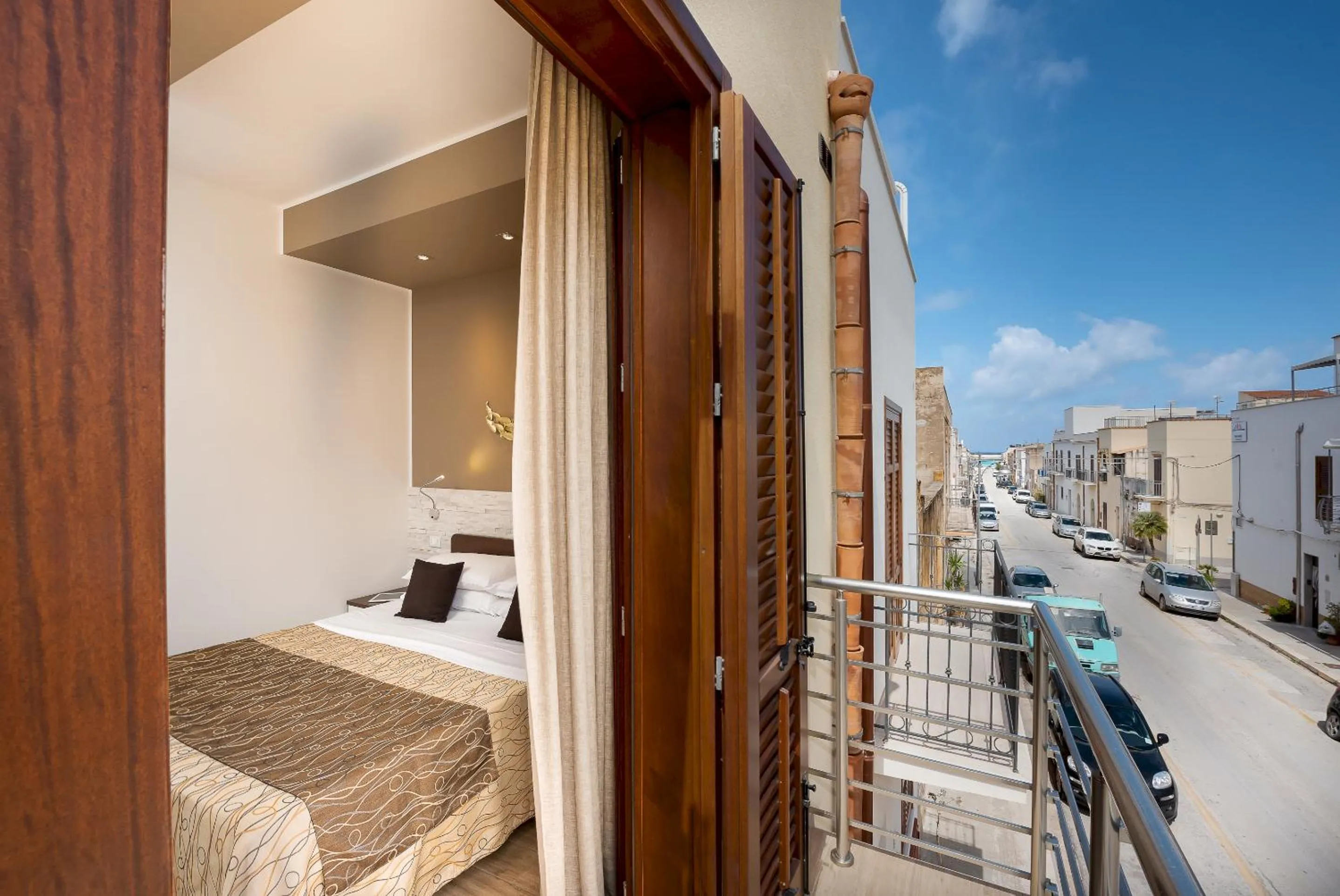 Neighbourhood, Bed in Ayres Del Mar