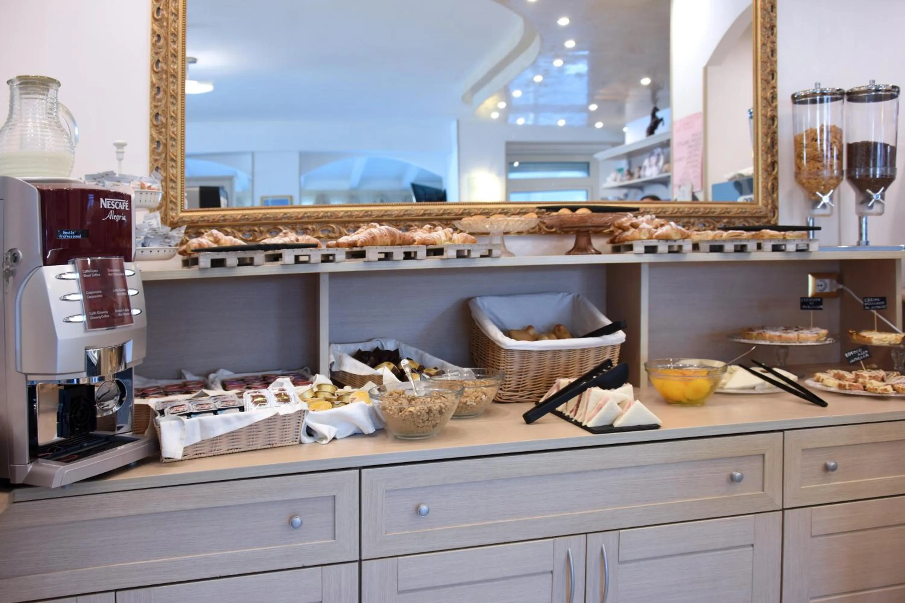 Breakfast in Hotel Incanto