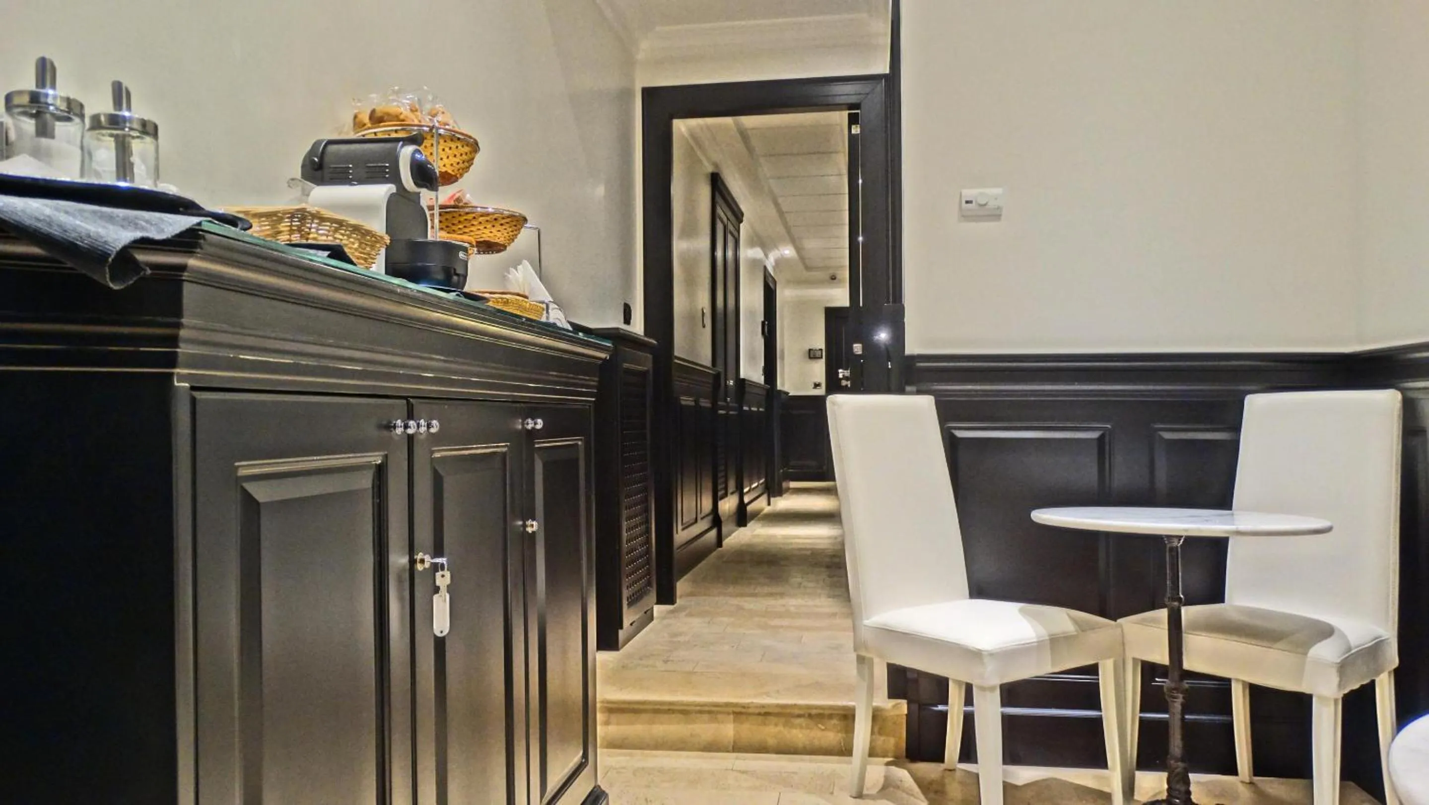 Lobby or reception in Vaticano Royal Suite Guest House