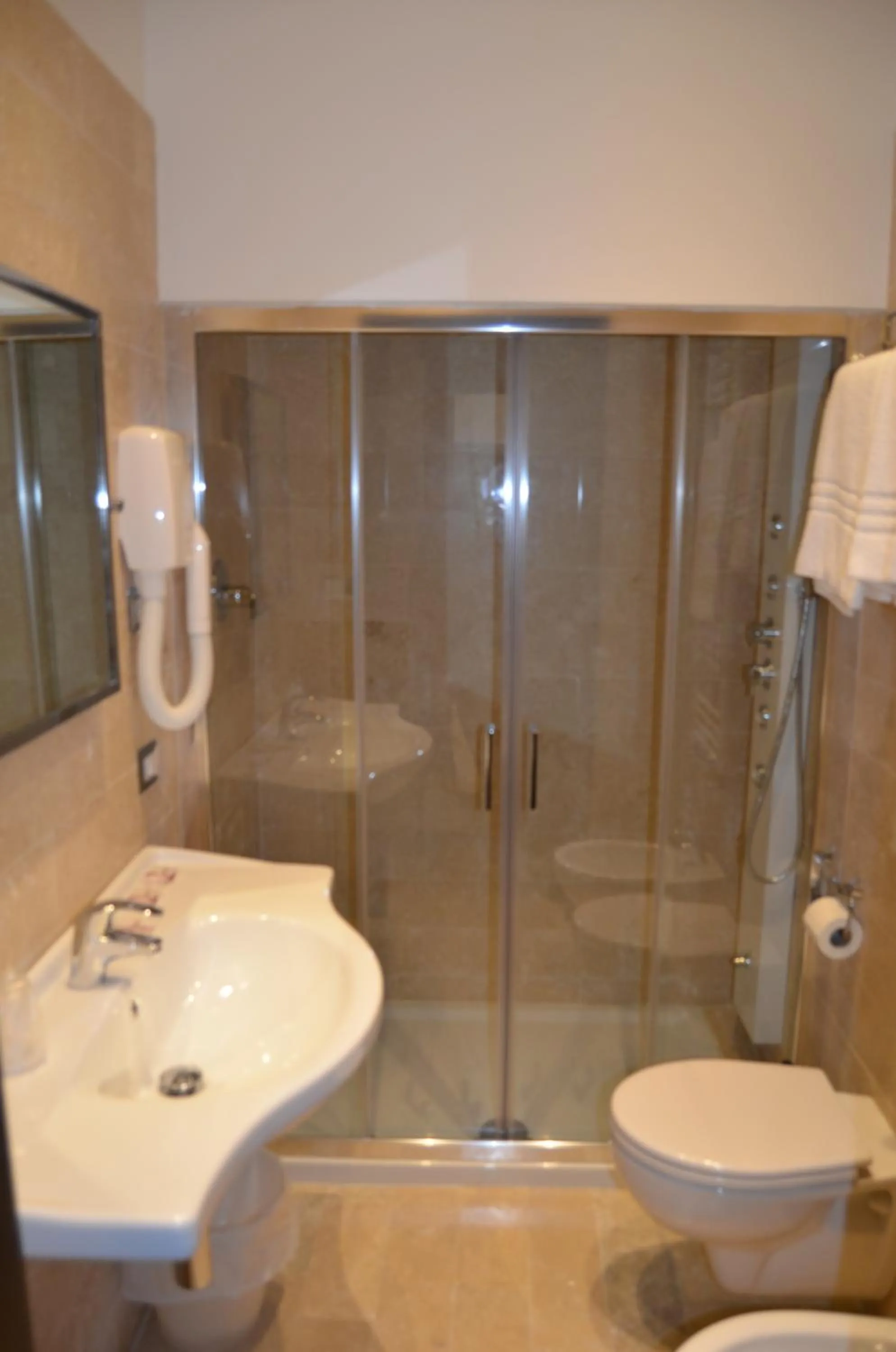 Bathroom in Vaticano Royal Suite Guest House