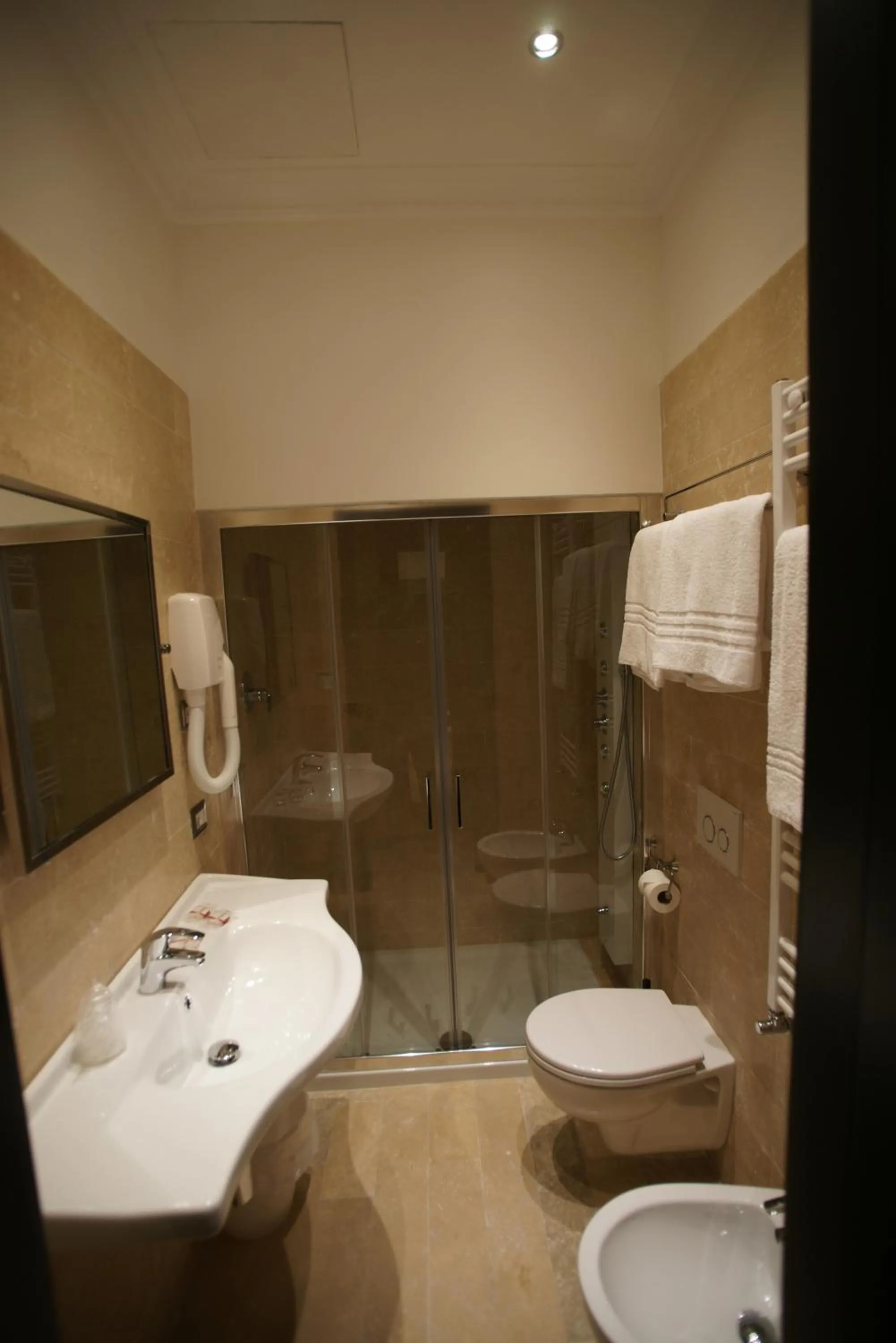 Bathroom in Vaticano Royal Suite Guest House