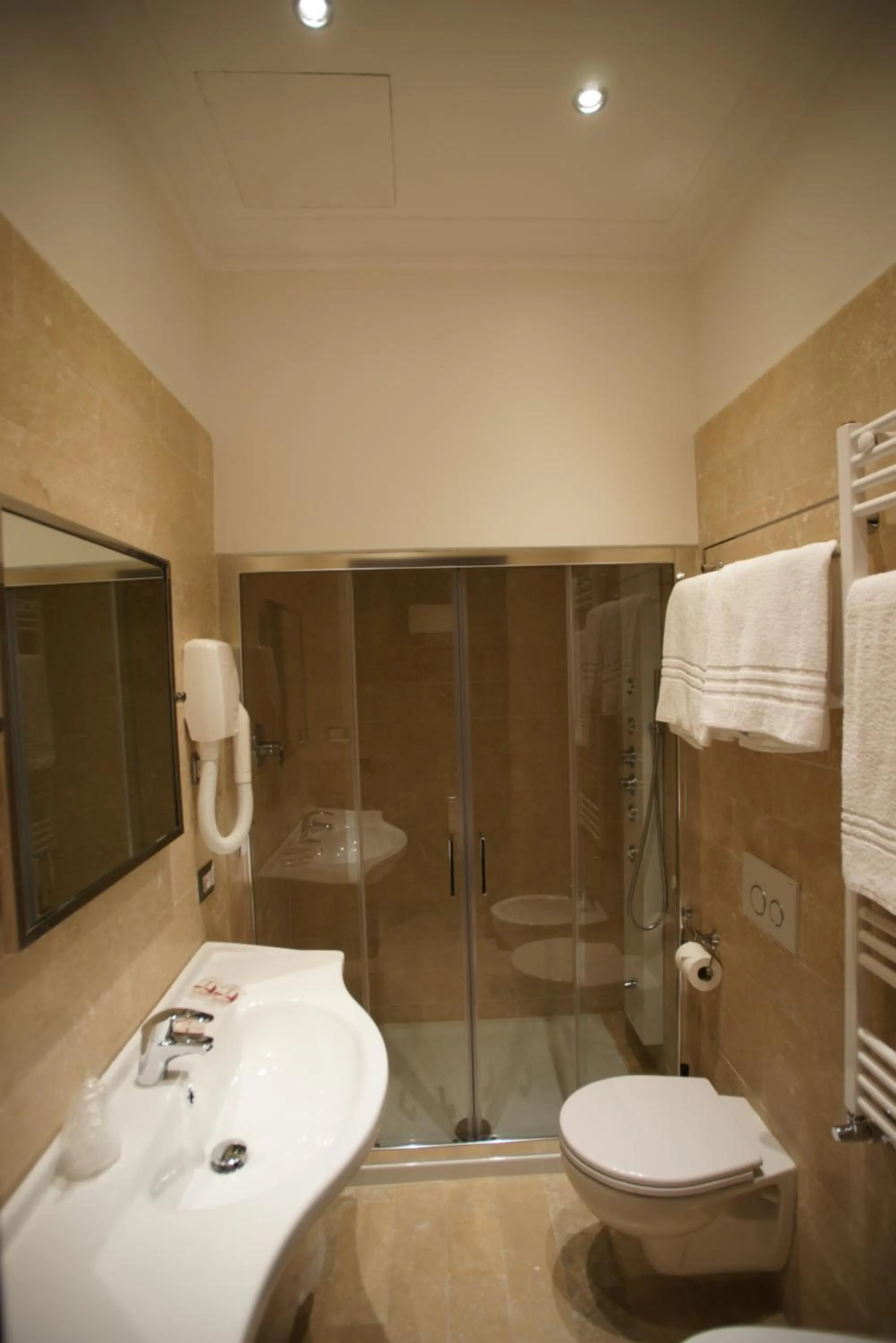 Bathroom in Vaticano Royal Suite Guest House