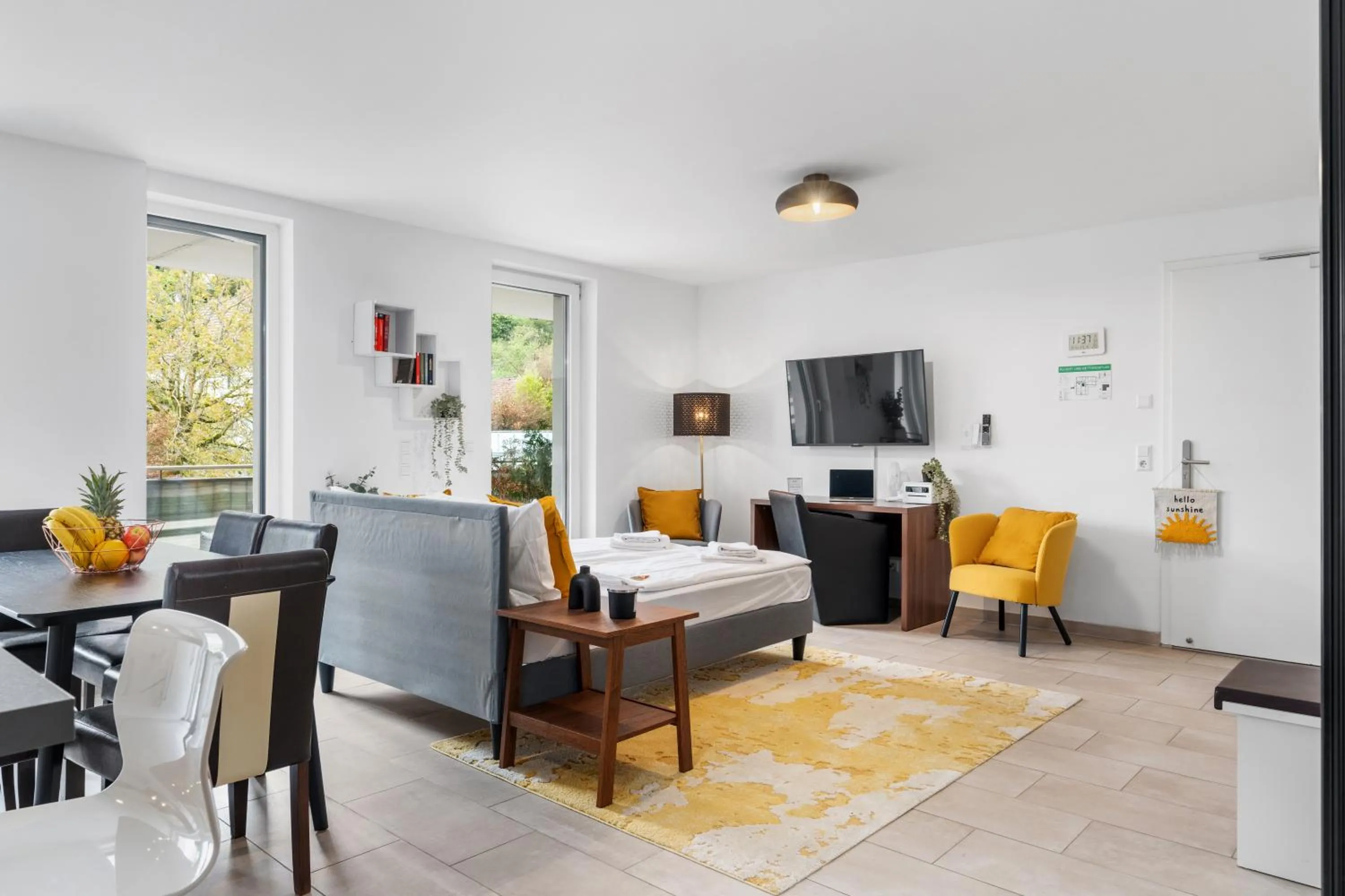 Communal lounge/ TV room in Amelie chez Inez