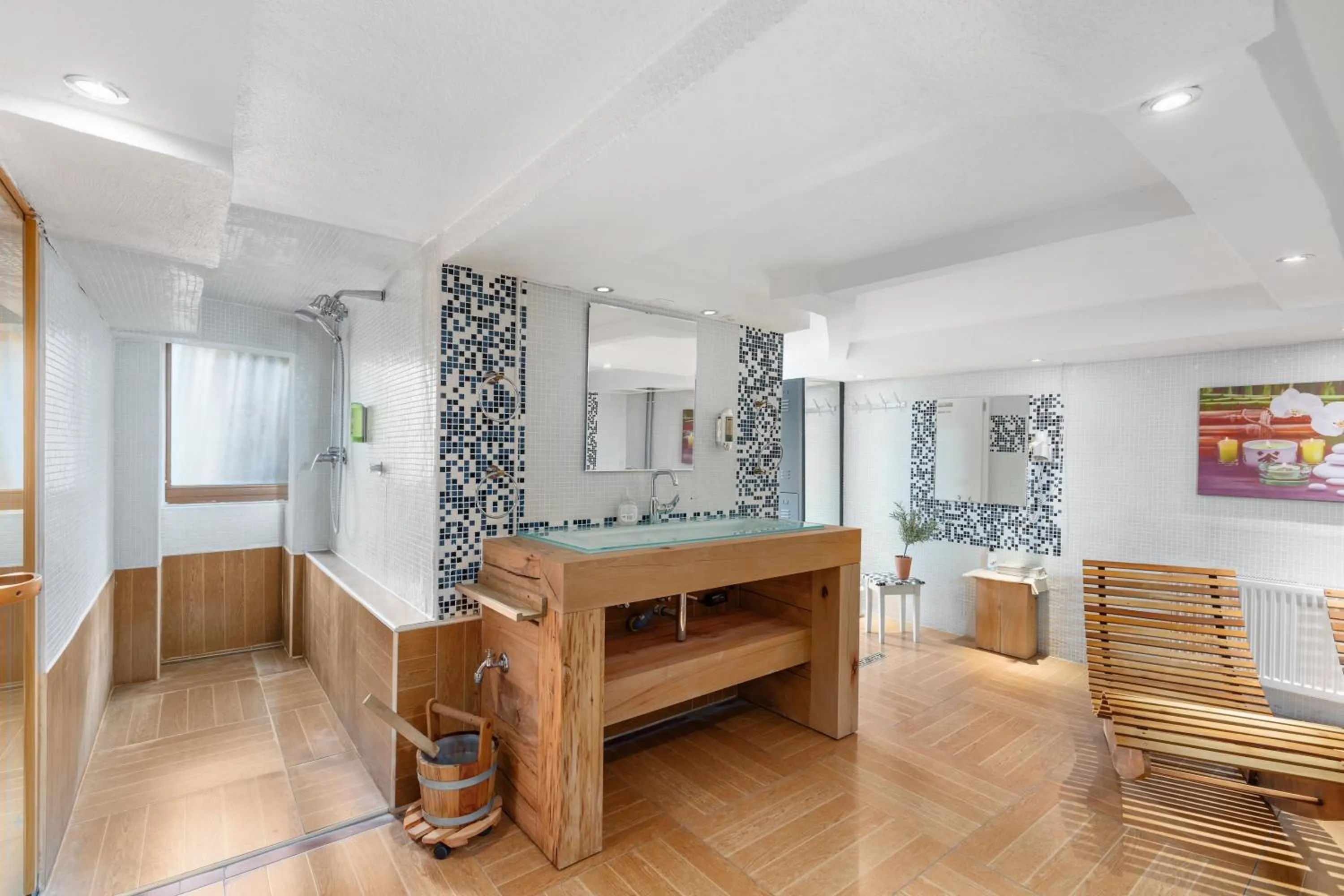 Shower in Amelie chez Inez