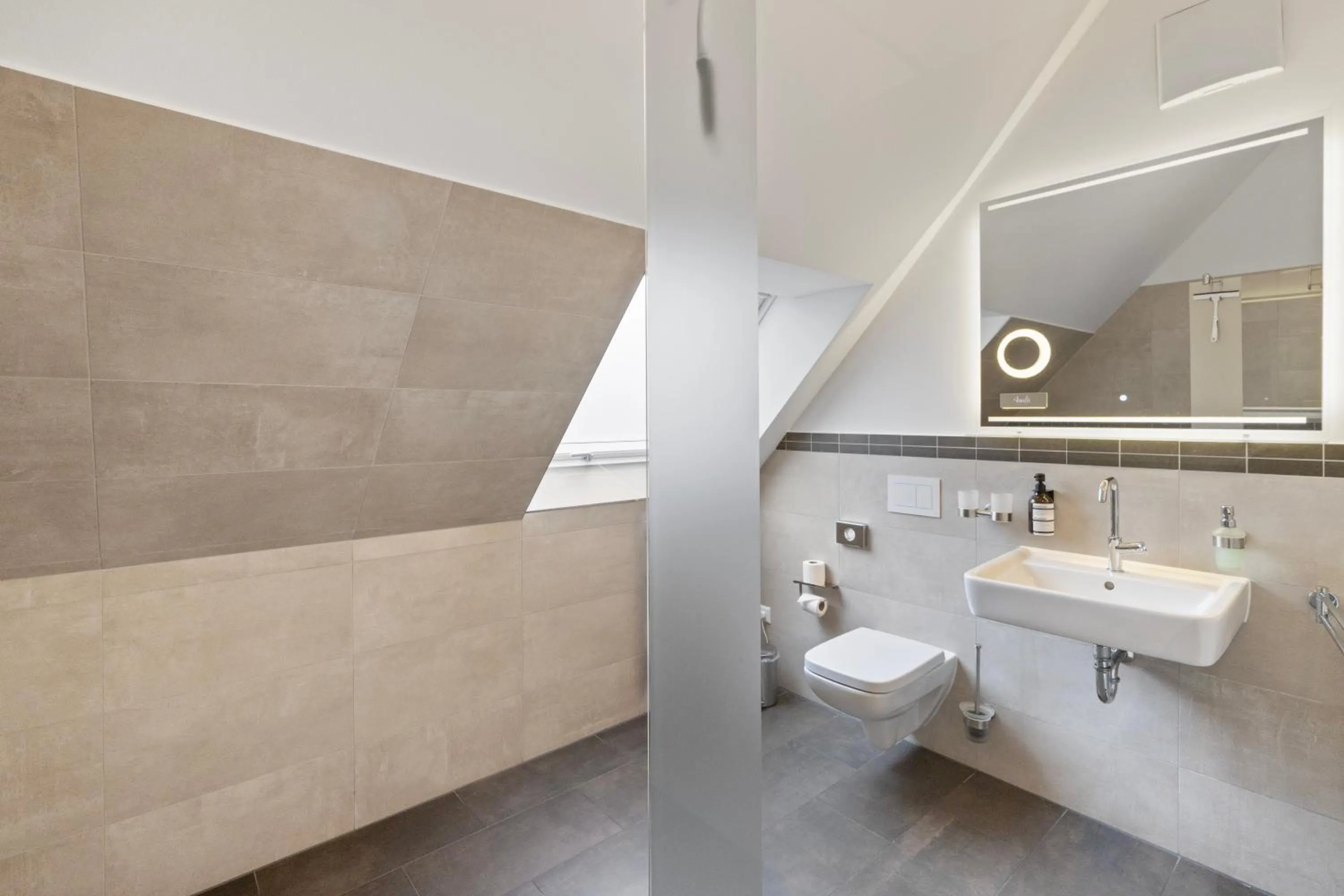 Shower in Amelie chez Inez