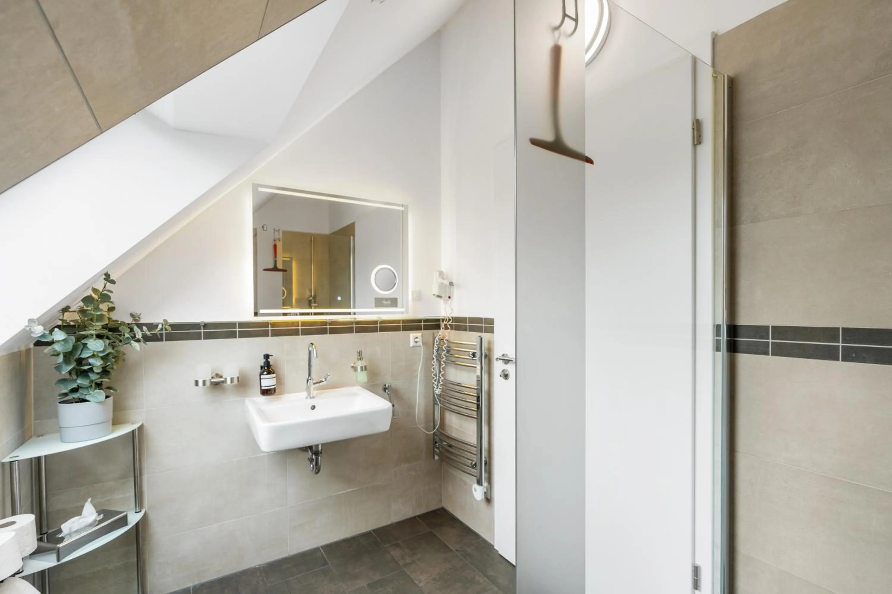 Shower in Amelie chez Inez