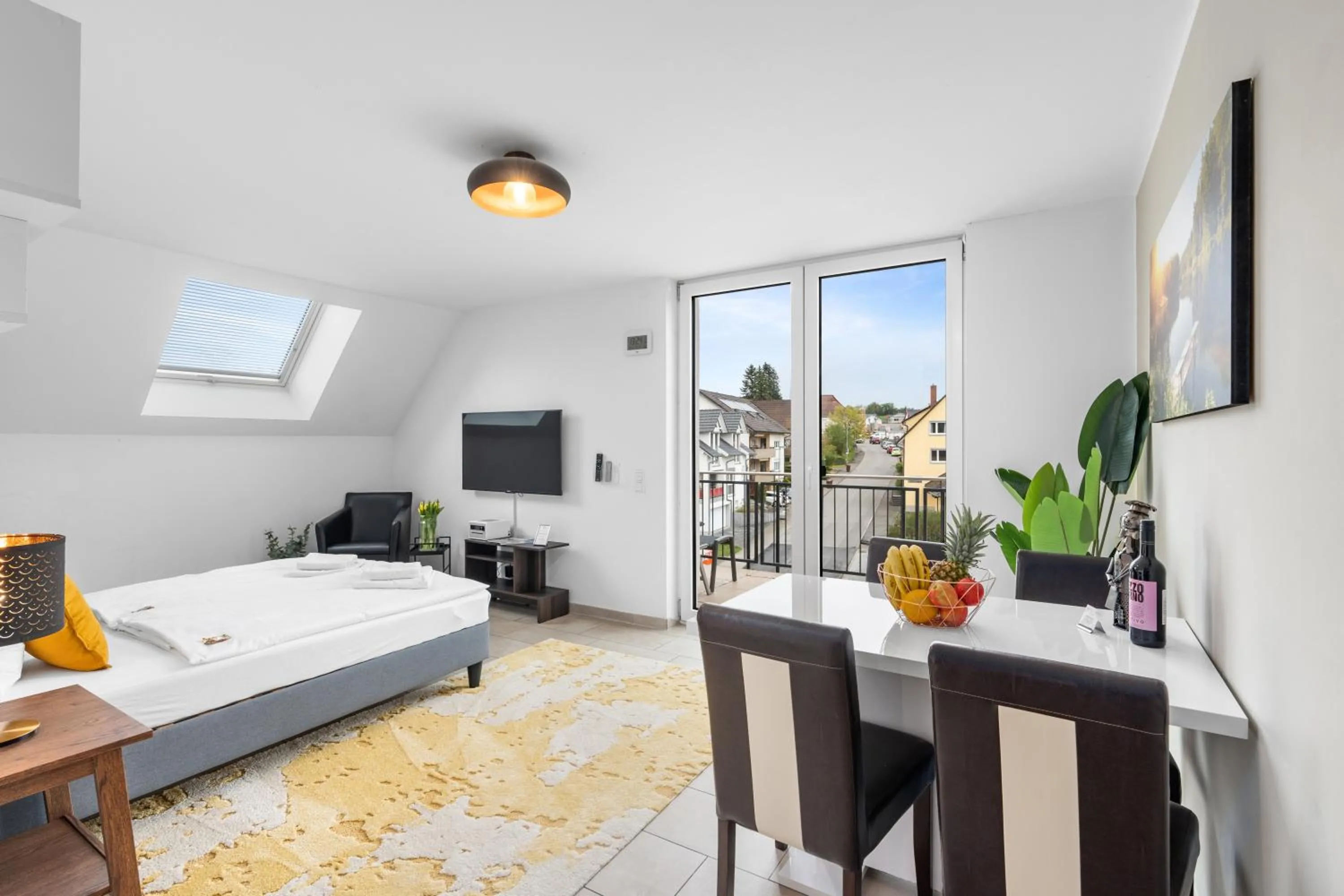 Communal lounge/ TV room, Bed in Amelie chez Inez