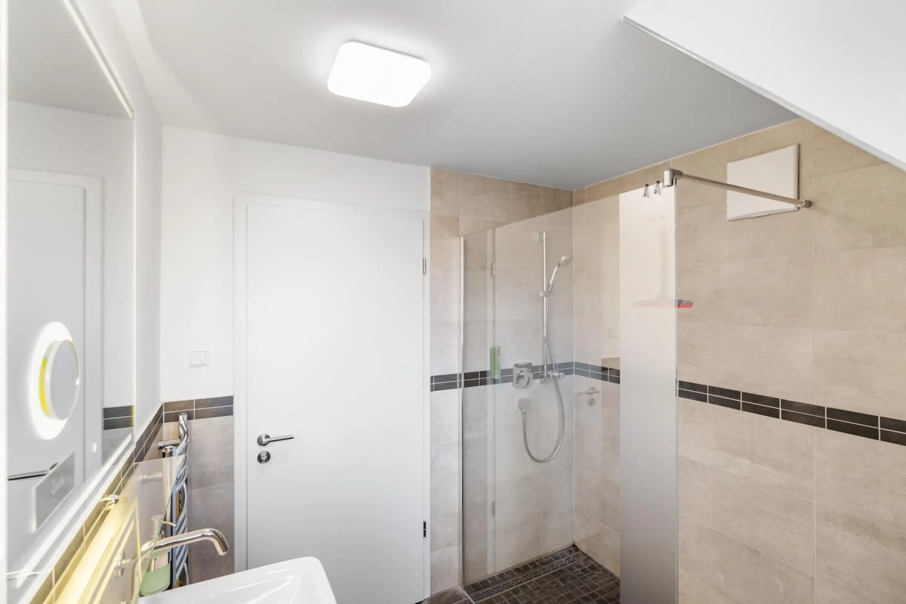 Shower in Amelie chez Inez