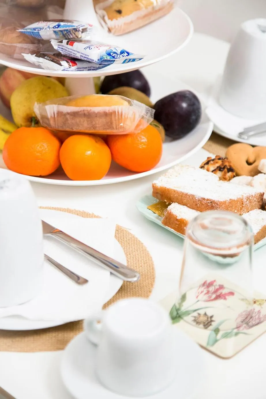 Italian breakfast in B&B Casetta Roma