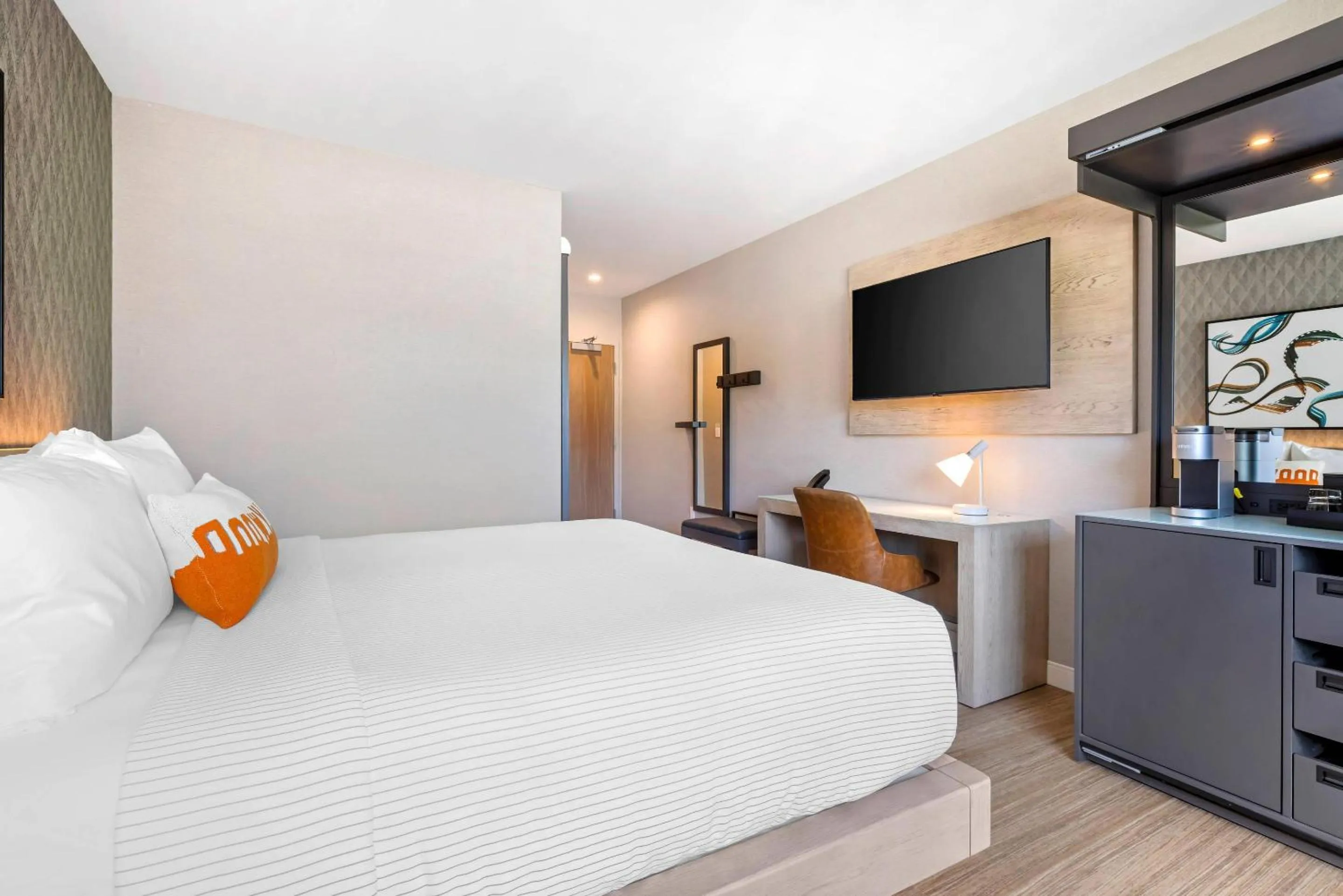 Bedroom, Bed in Cambria Hotel Burbank Airport