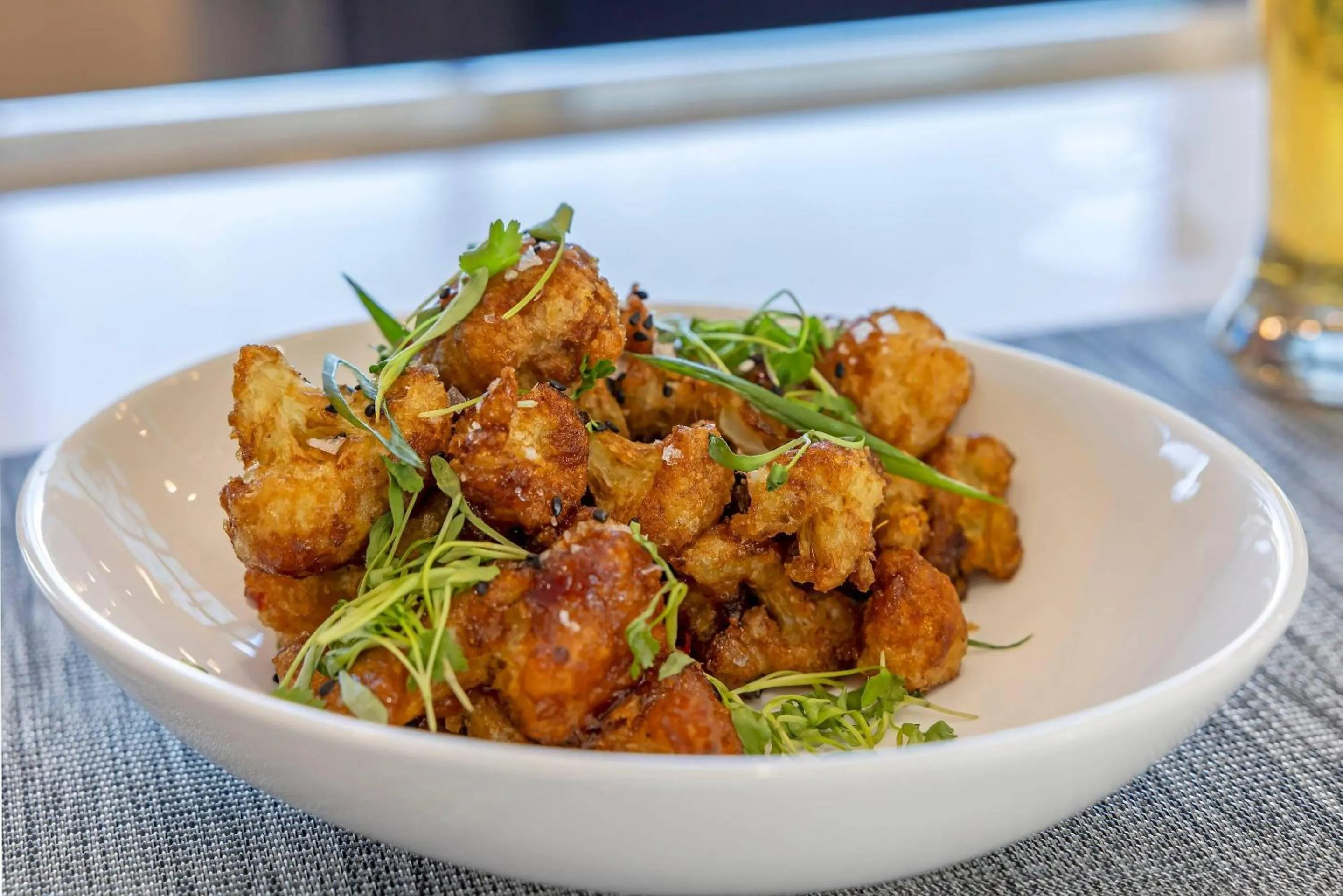 Restaurant/places to eat in Cambria Hotel Burbank Airport