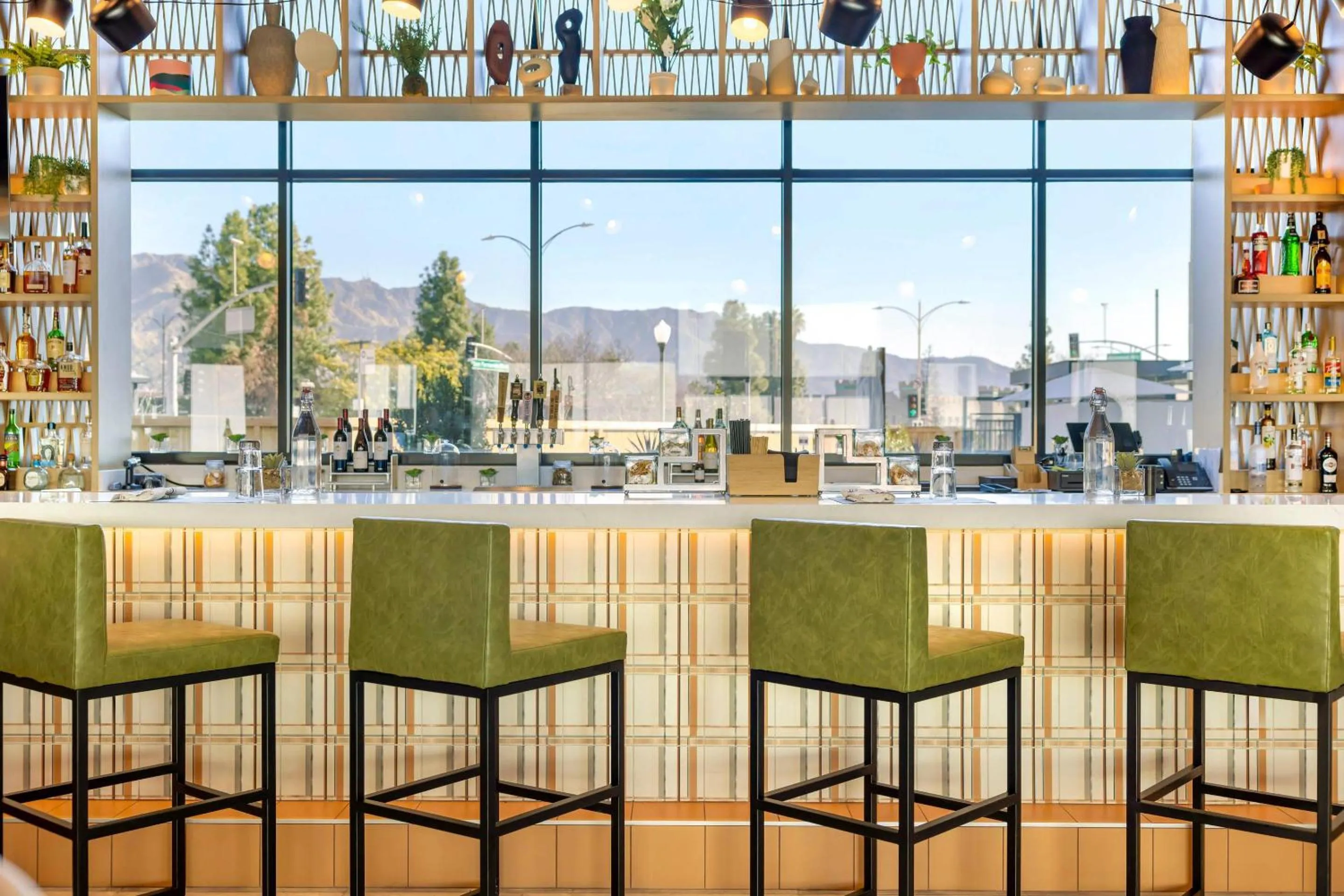 Restaurant/places to eat in Cambria Hotel Burbank Airport