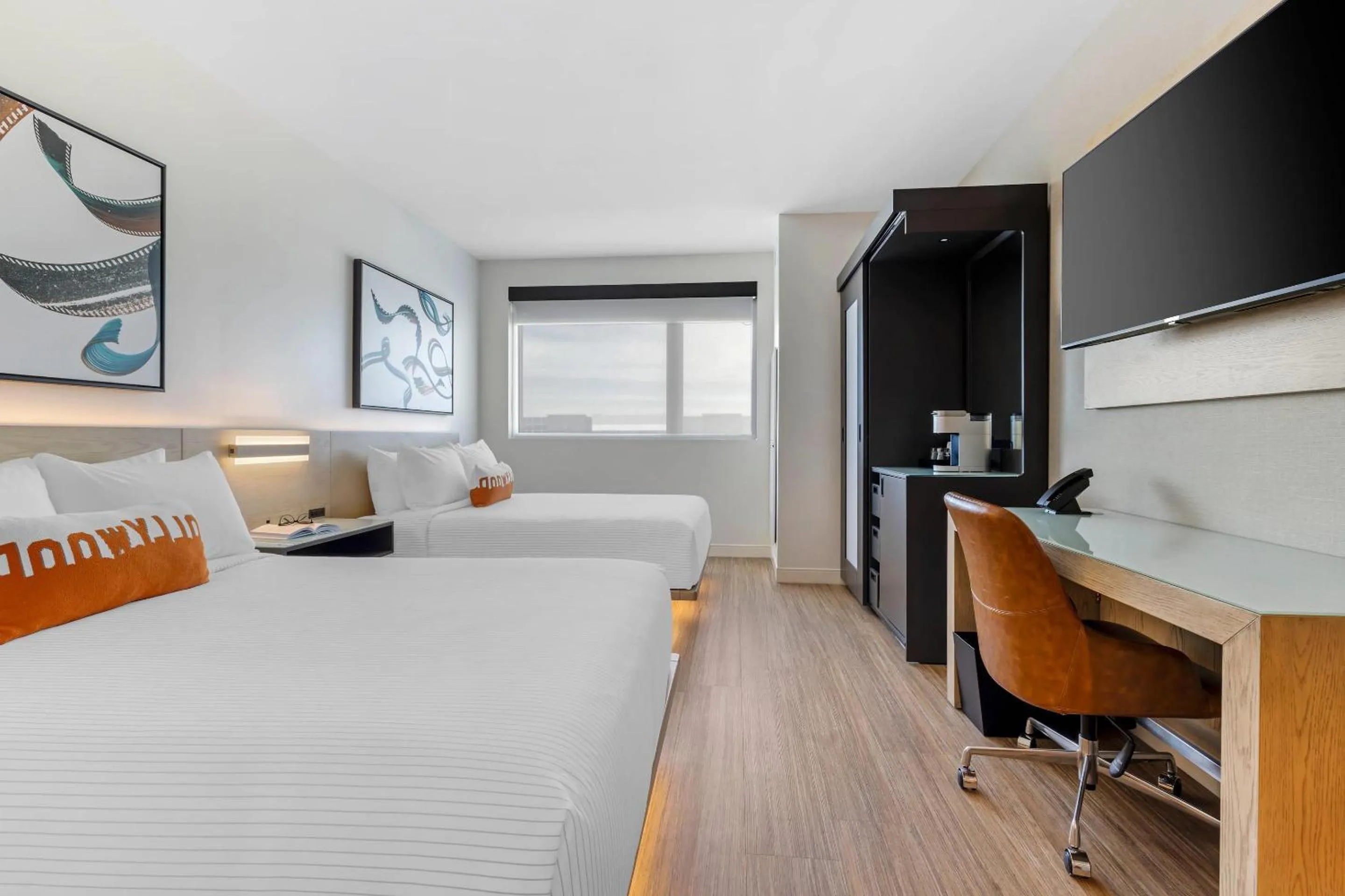 Bedroom, Bed in Cambria Hotel Burbank Airport