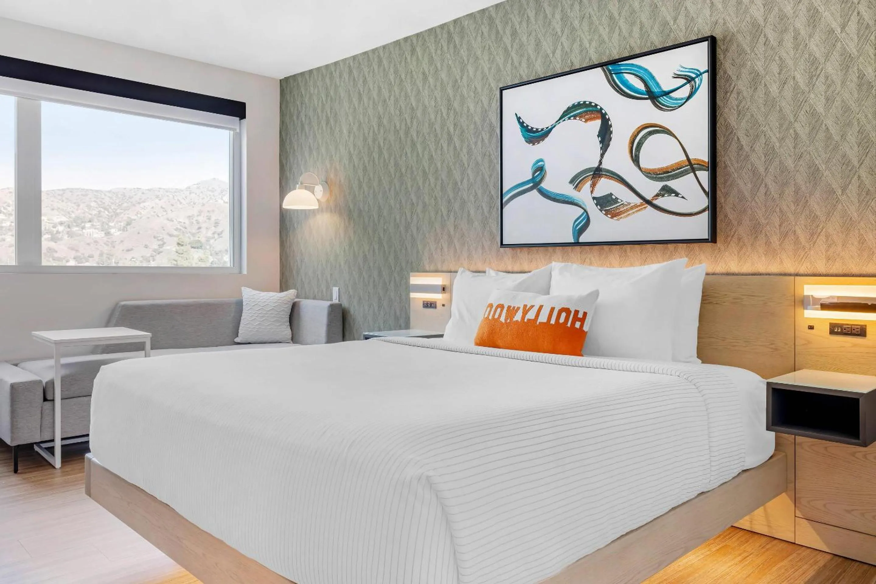 Bedroom, Bed in Cambria Hotel Burbank Airport