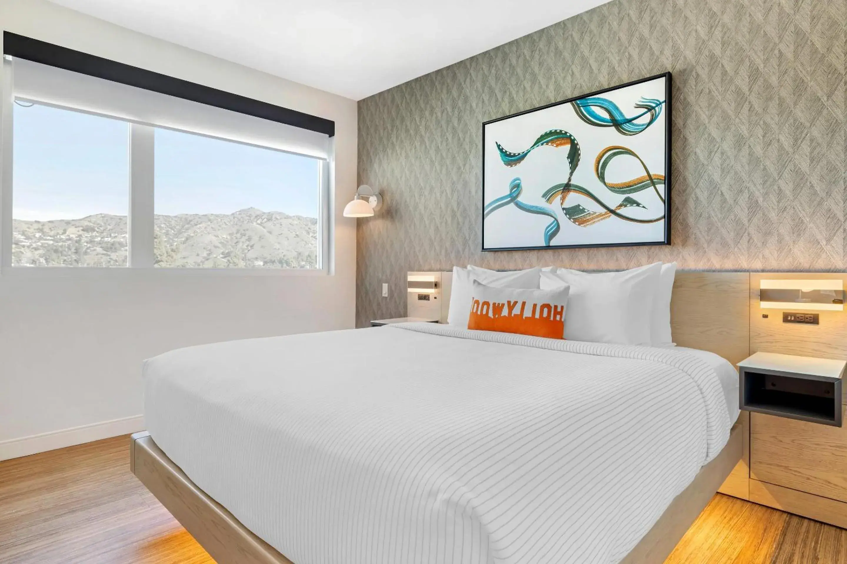 Elite Floor King Room - Non Smoking in Cambria Hotel Burbank Airport Elite Floor King Room - Non Smoking in Cambria Hotel Burbank Airport