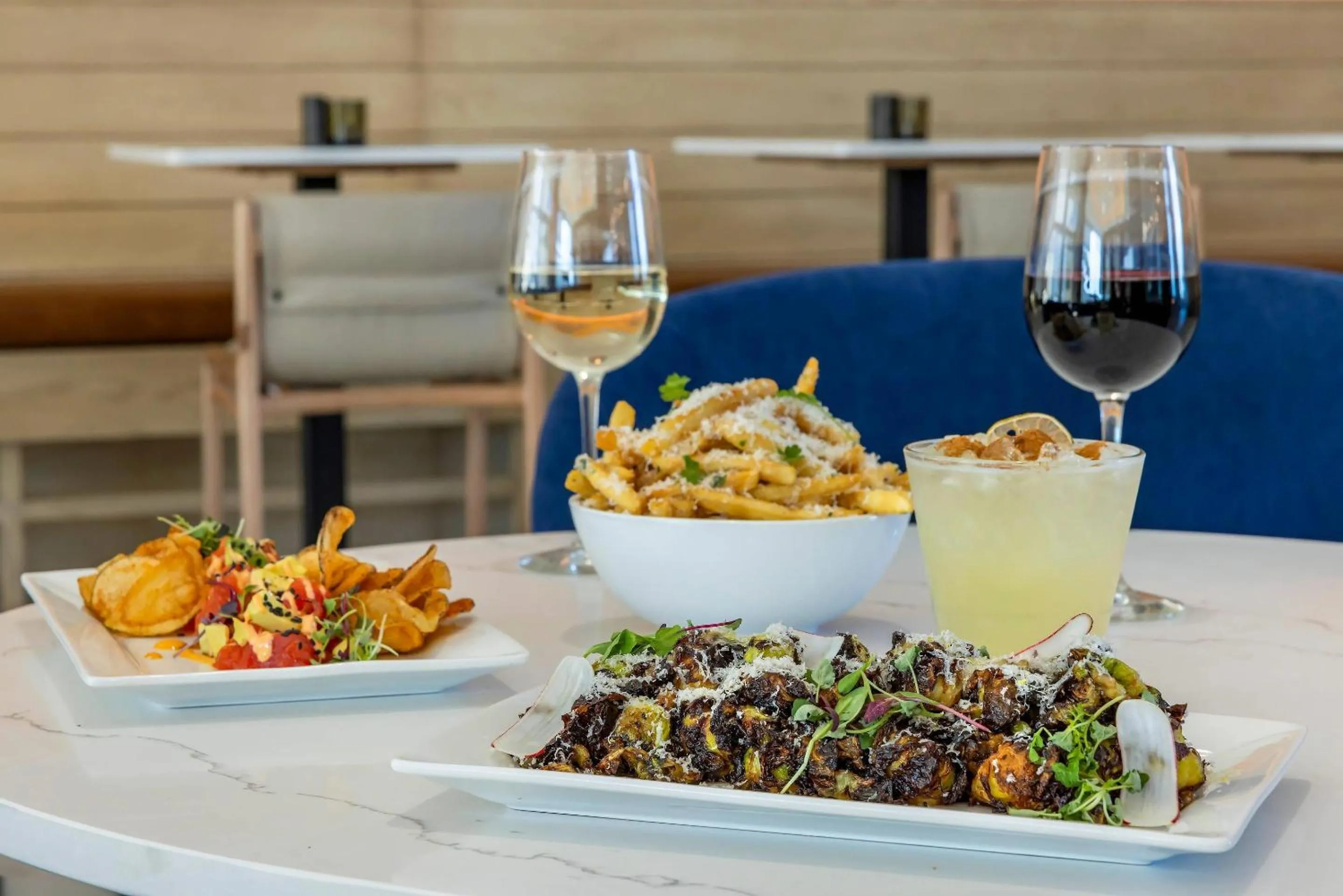 Restaurant/places to eat in Cambria Hotel Burbank Airport