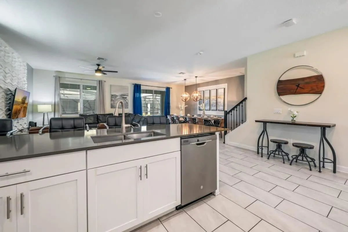 Family Paradise Space Themed Perfect Location