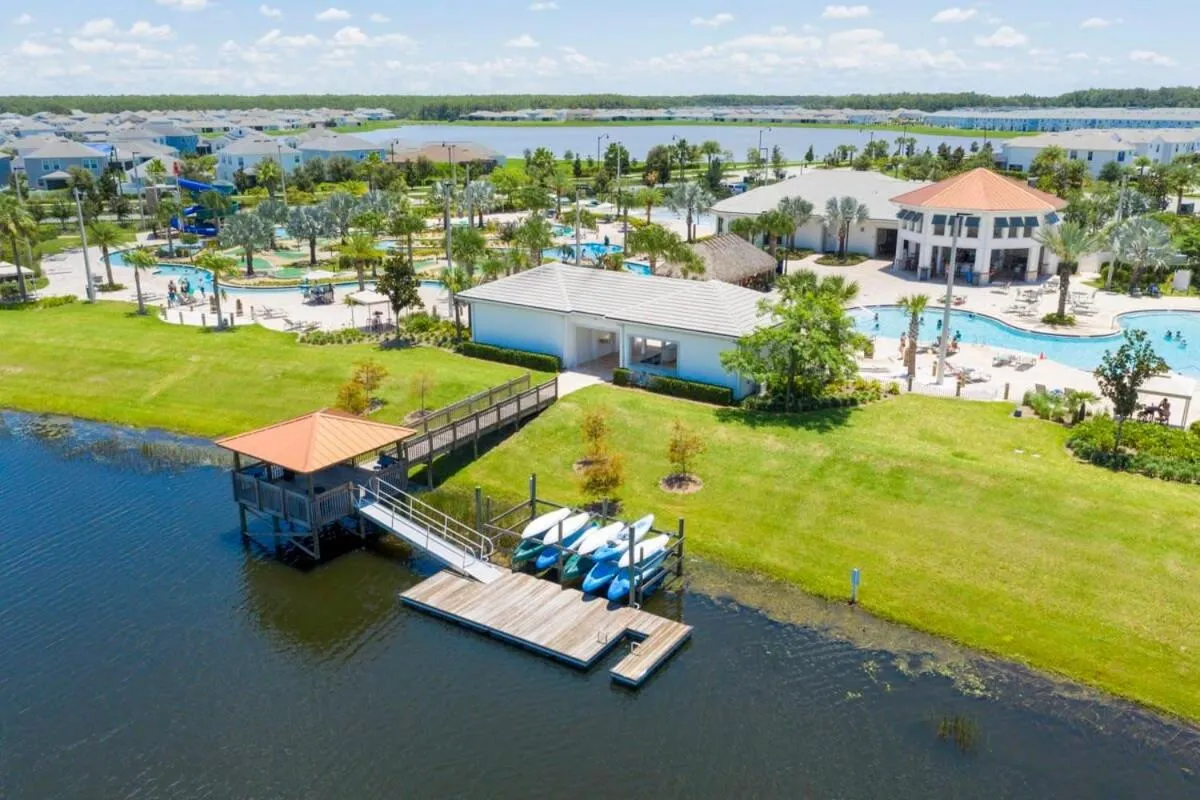 Family Paradise Space Themed Perfect Location