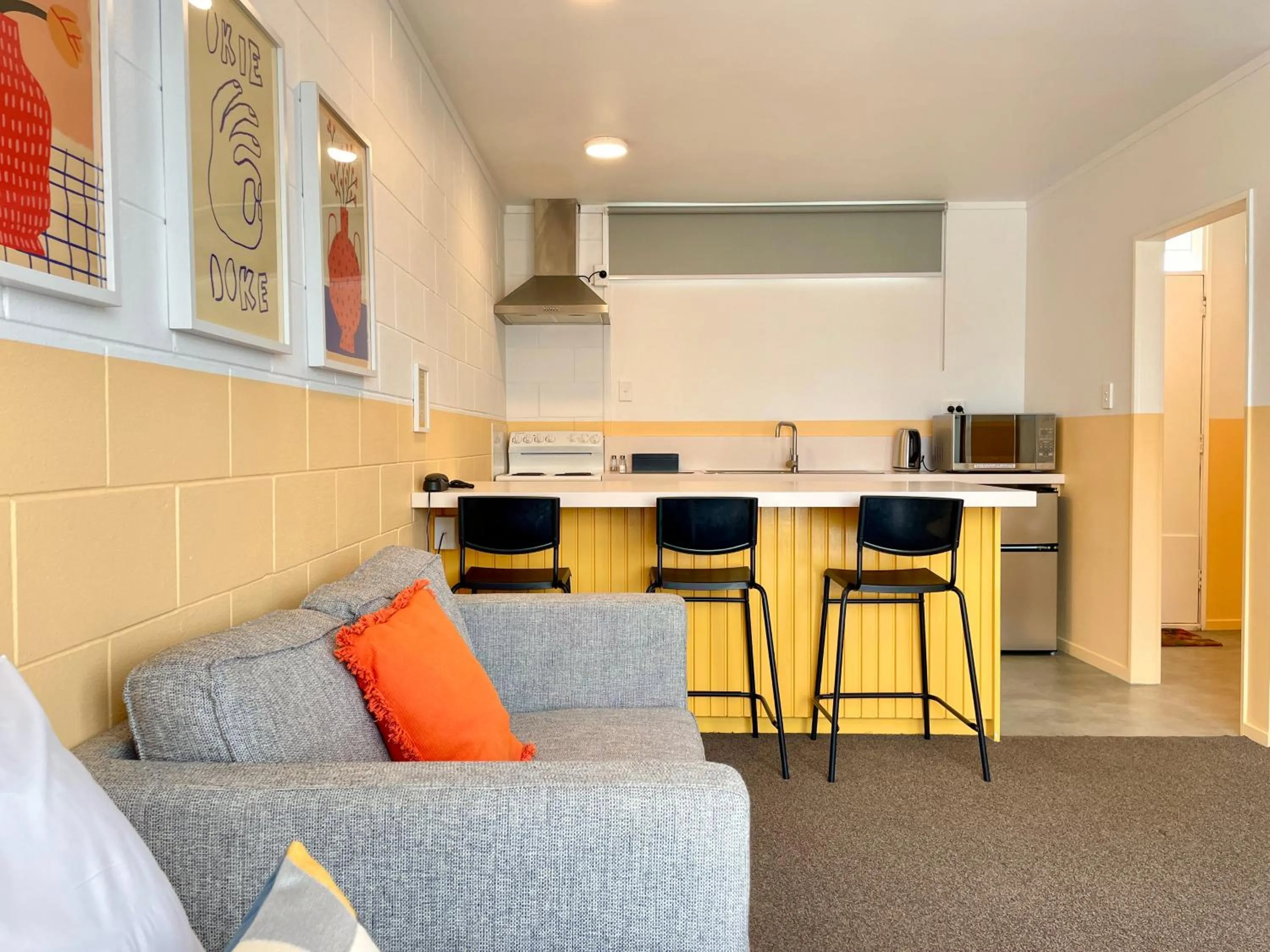 Kitchen or kitchenette in Mount Eden Motel