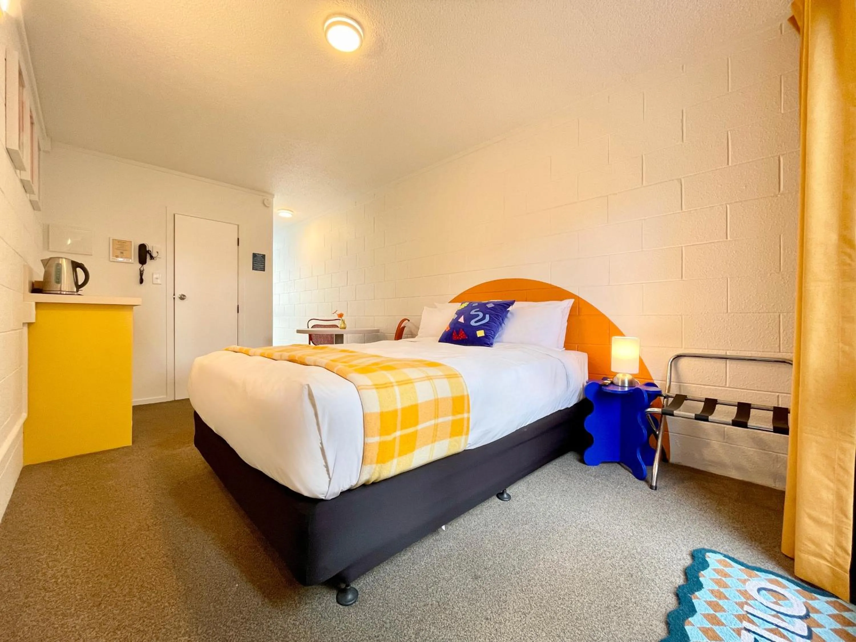 Bed in Mount Eden Motel